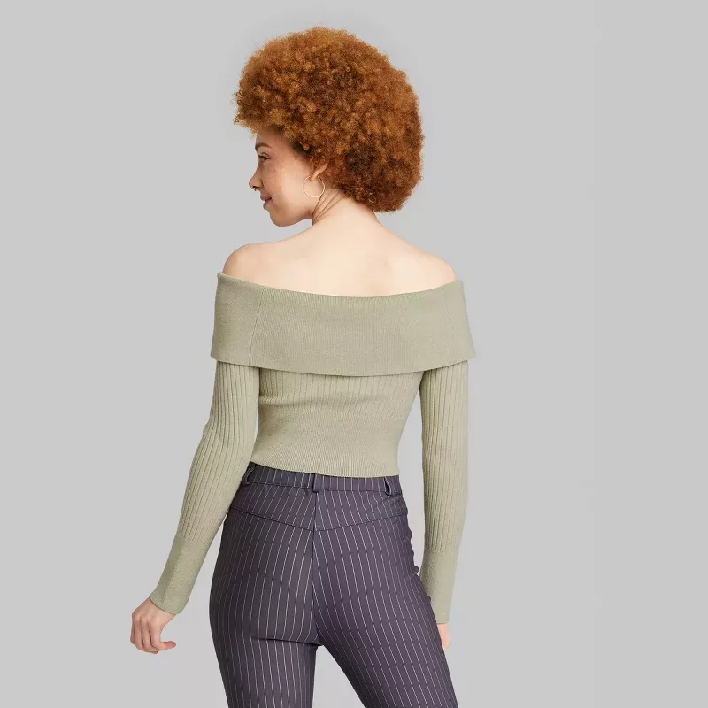 Fitted off clearance the shoulder sweater