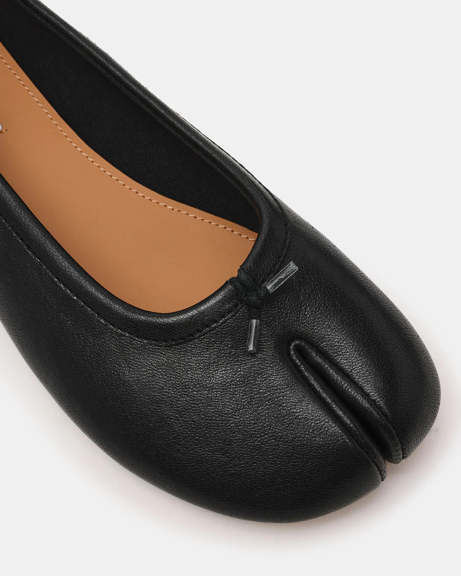CALICO Black Leather Split-Toe Tabi Ballet Flat | Women's Designer Flats | Steve Madden (Canada)