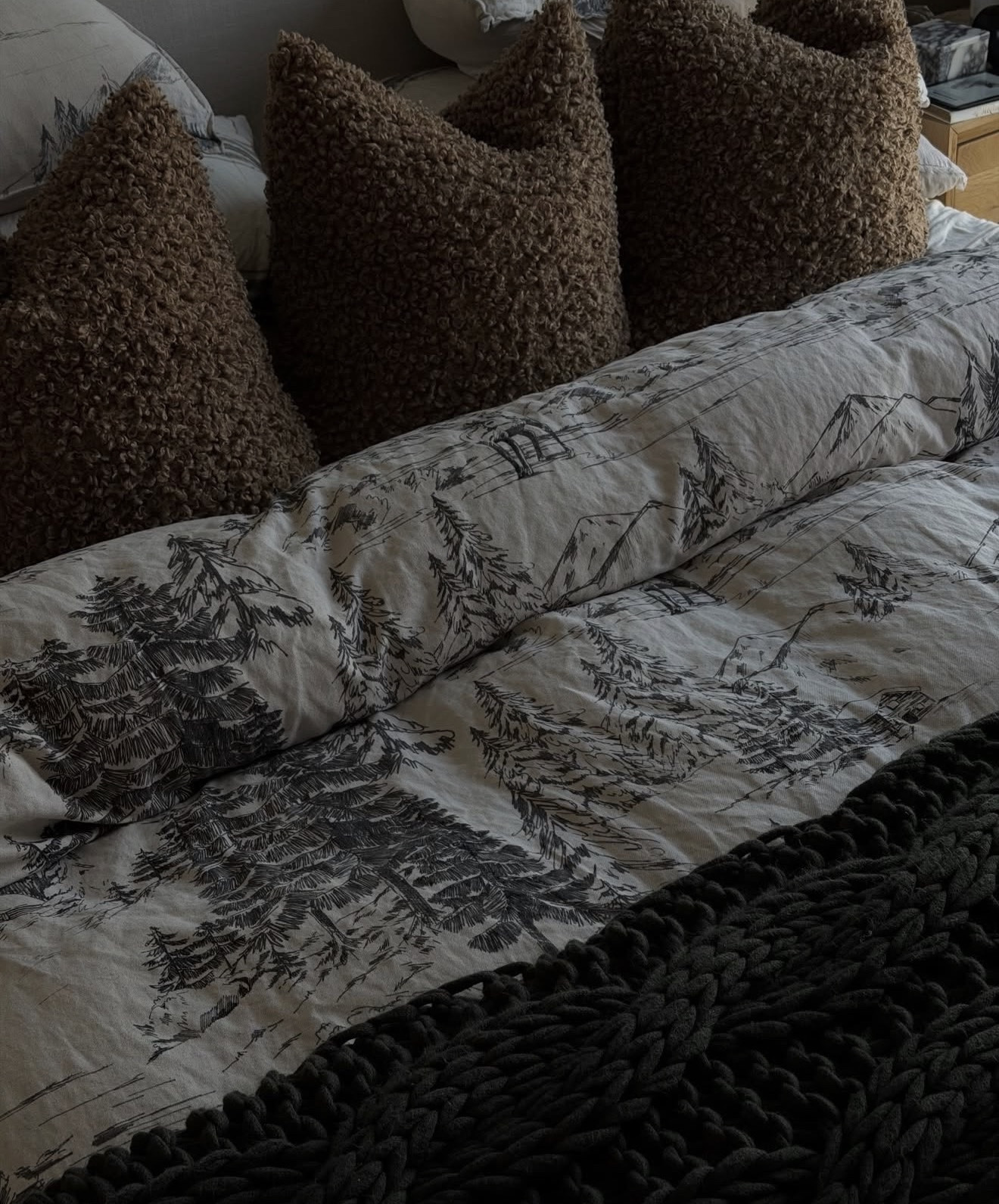 Winter bedding I use every year 🌲☁️

Winter bedding, sheets, bedding, comforter, bedroom 

#LTKSeasonal #LTKHome #LTKHoliday