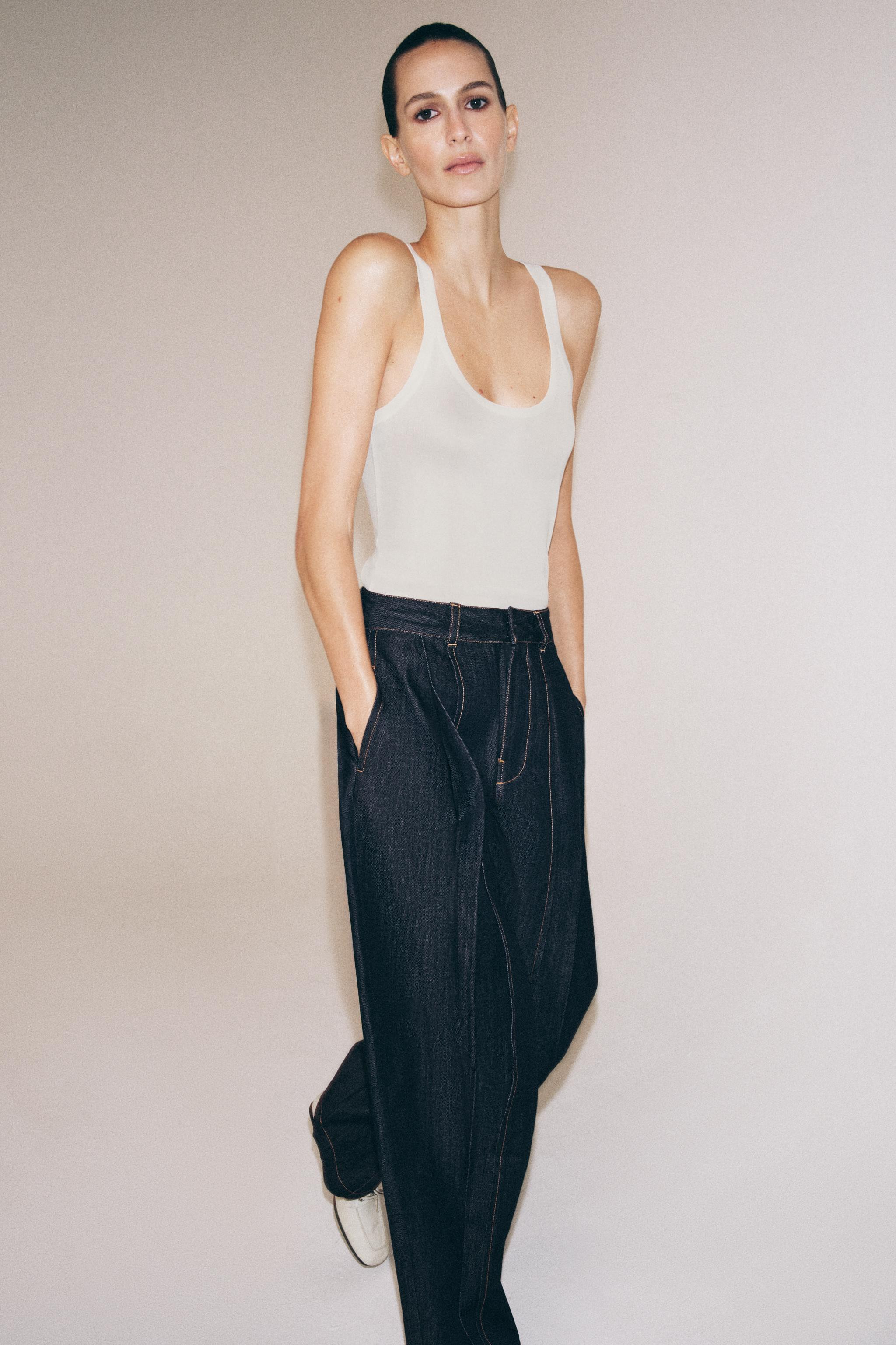 TOP EN MAILLE FINE SANS MANCHES | Zara US
