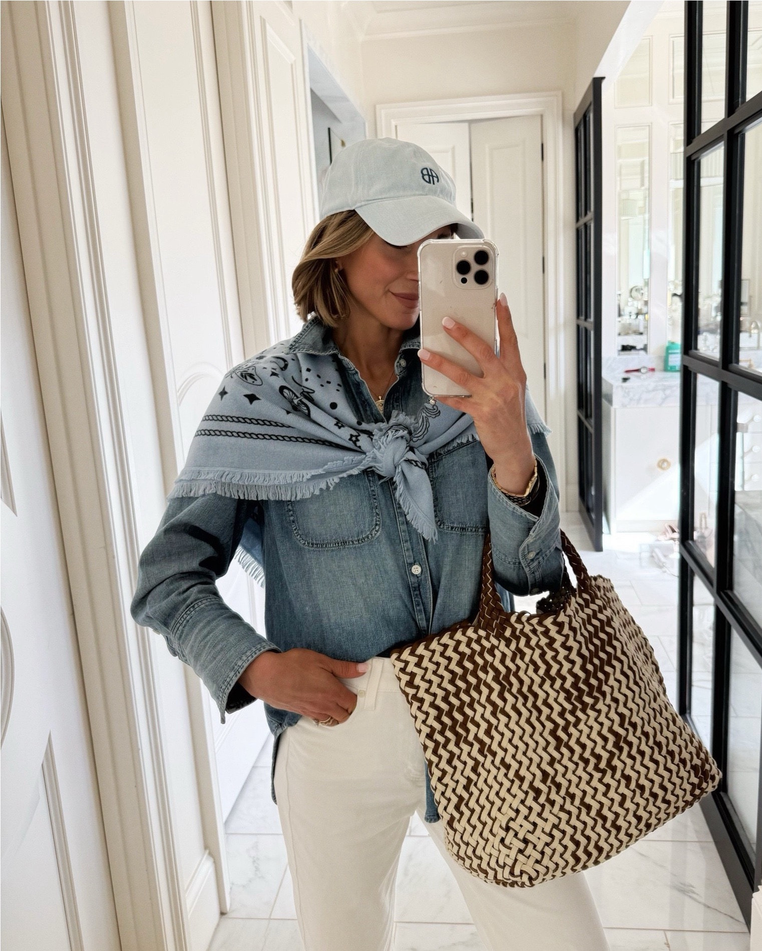 Spring white denim outfit - I'm wearing size 25 and I'm 5'7 for reference. These jeans fit true to size. 

#LTKootd