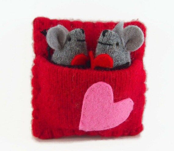 Valentine Mouse Mouse Bed Mouse Sleeping Bag Love Mice | Etsy | Etsy (US)