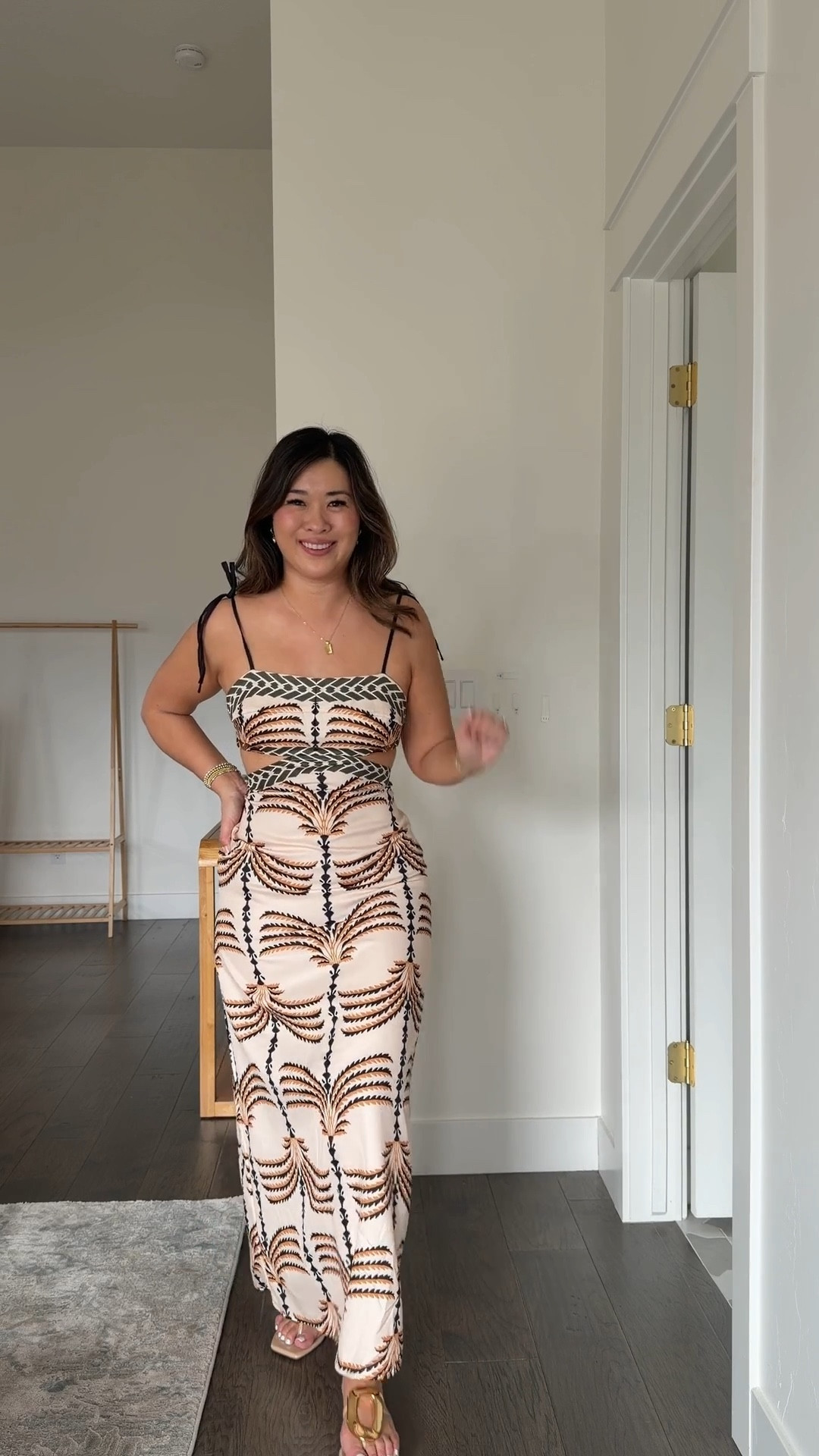 Amazon Cutout Dress: Medium
Loved this print for a resortwear or beach trip. It is not as great if you have curves!