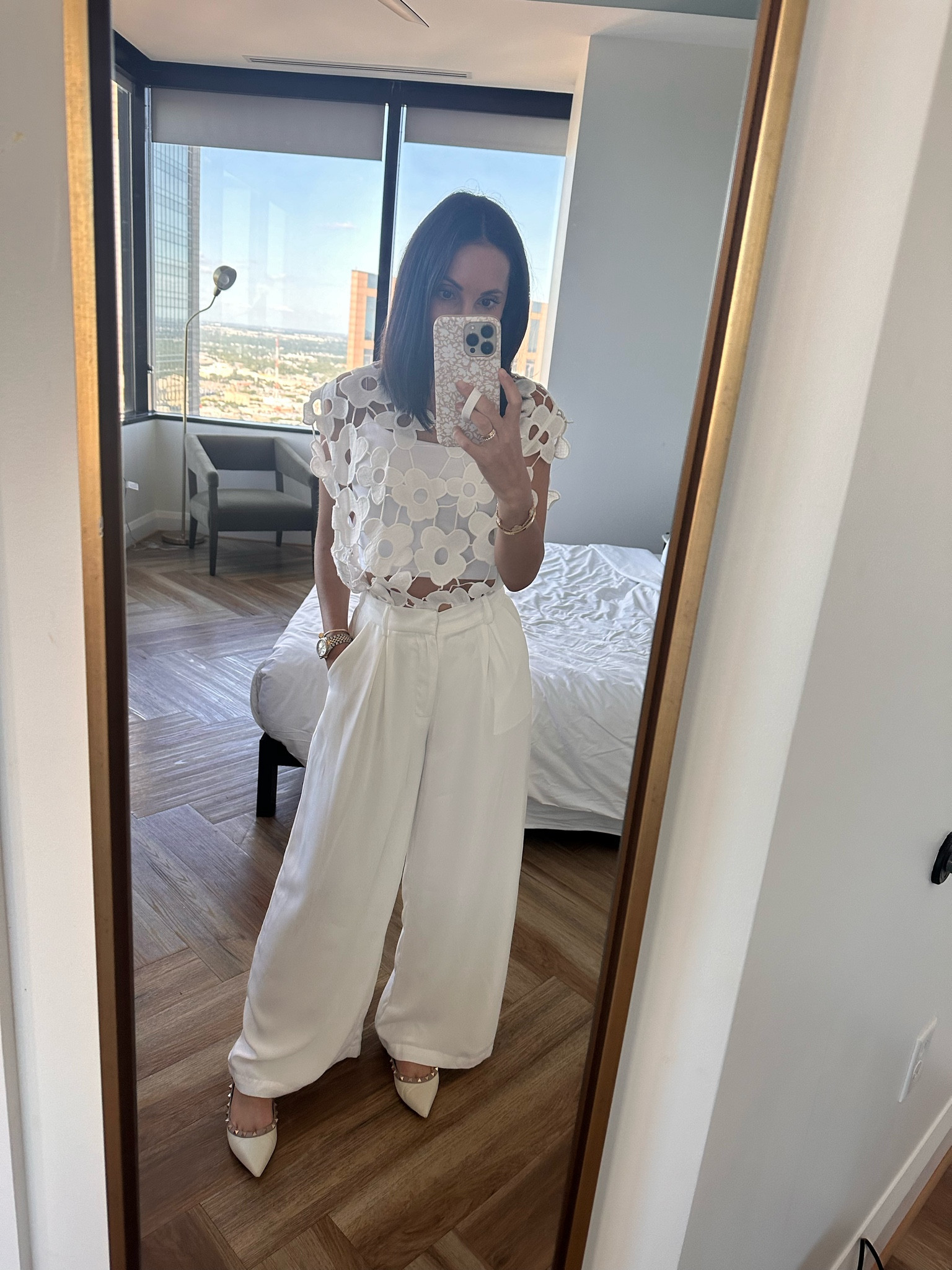 Small in top and bottom!


#LTKSeasonal #LTKCon #LTKFindsUnder50