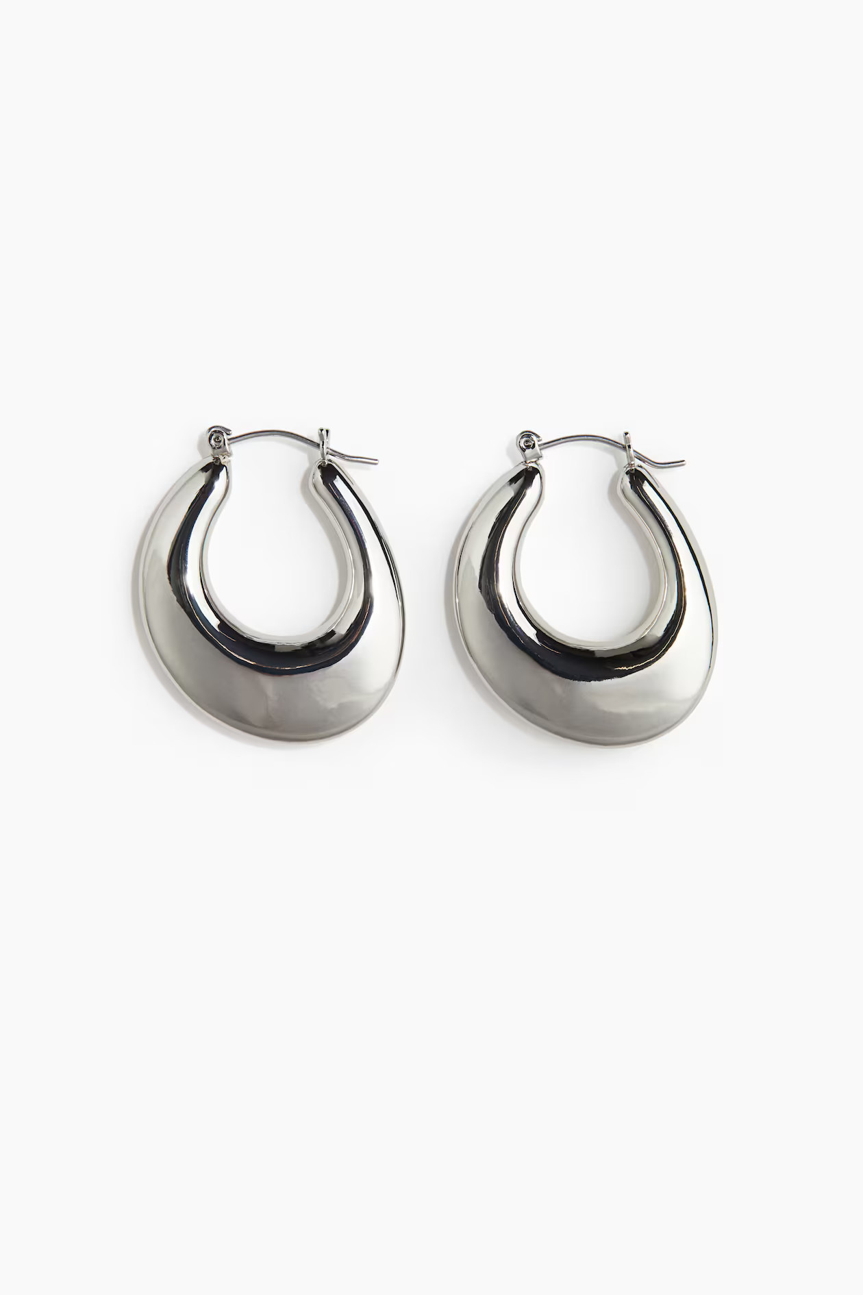 Chunky hoop earrings | H&M (UK, MY, IN, SG, PH, TW, HK)