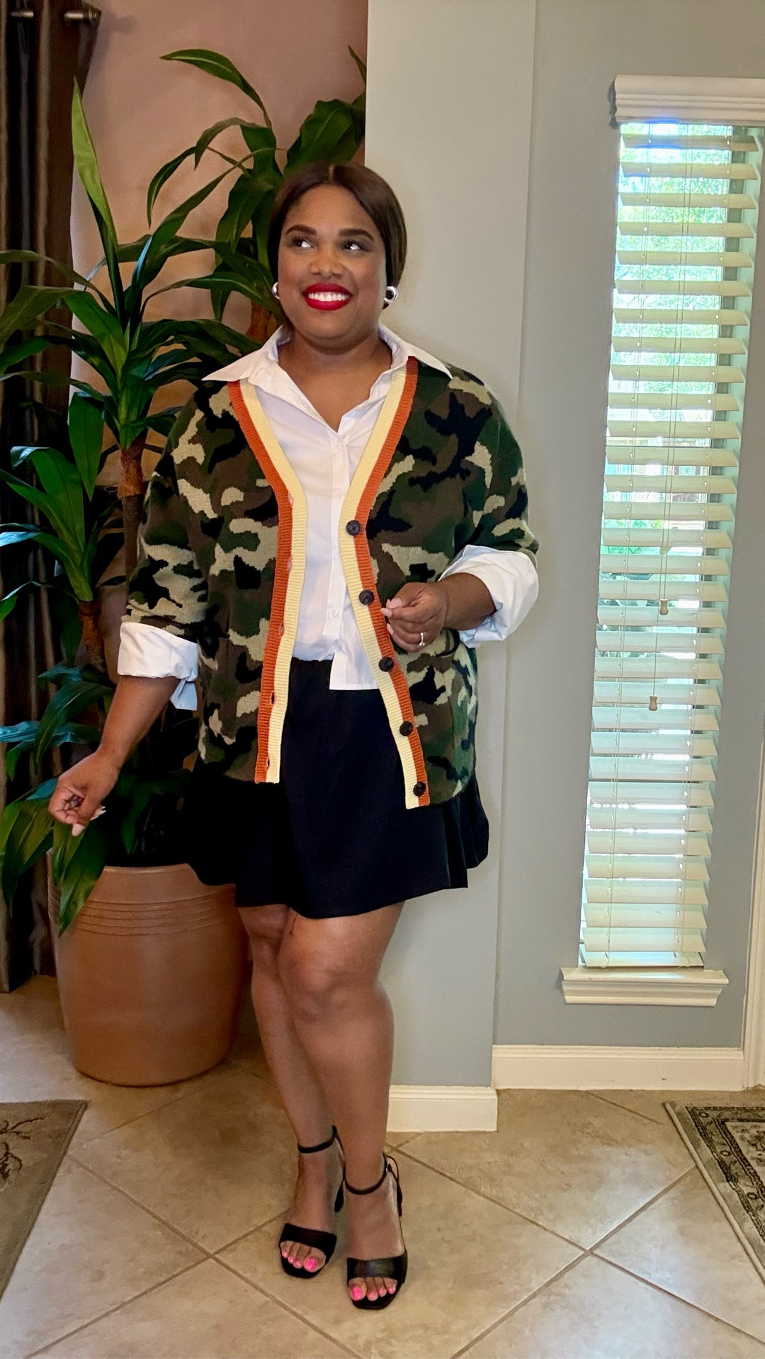 KBB Cardigan Office Styling 🤍
The camo cardi you loved is officially restocked—and yes, it works perfectly for the office when styled right. Layered, polished, and easy to wear from desk to dinner.

Hit the bell in my LTK 🔔 (top right) so you get all the exclusives first!


#LTKWorkwear