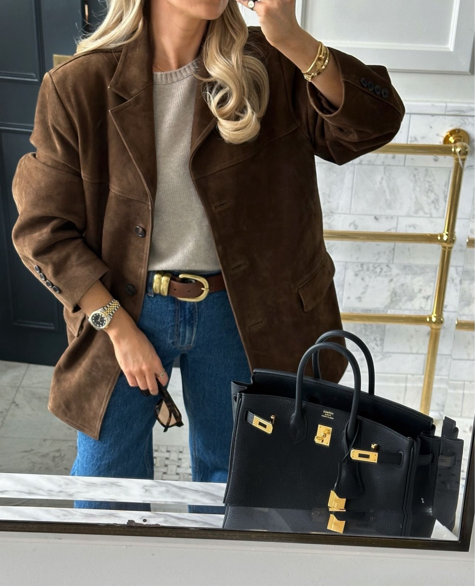 Autumnal neutrals and browns 🤎 my favourite Source Unknown brown suede blazer, styled with a capsule wardrobe neutral jumper essential and blue jeans 

#FashionMonth #LTKautumn