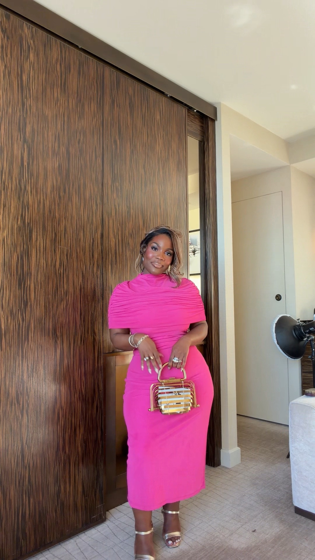 NYFW Outfit of the Day to head to @Black Beauty Roster Luncheon ✨

I always love attending the BBR NYFW Luncheon, which celebrates Black Excellence in Beauty and Media in such a beautiful and inspiring way. 

Wearing this gorgeous @lapointe dress which is a part of the new “American Designers” Collection at @macys. I absolutely love the silhouette of this dress, which gives and elevated, feminine feel.

For the glam, I wanted to be super intentional for the occasion and honor Black Beauty by paying homage to @paintedbyesther’s transition blush technique and I absolutely love how it turned out. 

Do we love or do we LOVE?! 😍

#MidsizeFashion #NYFW #BlackBeautyRoster #nycinfluencer #PaintedByEsther