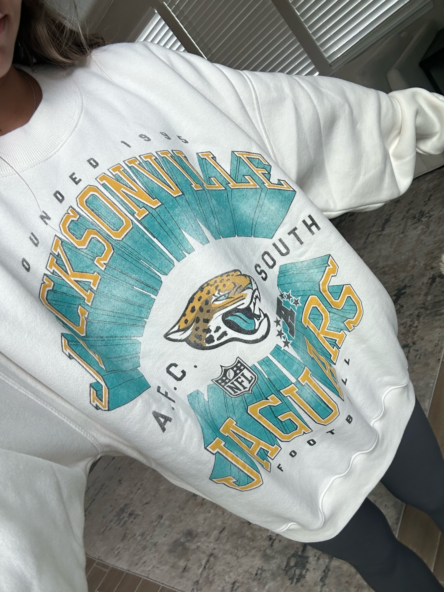 NFL sweatshirt, fall outfits, football outfit, cute crewneck

#LTKSeasonal #LTKfindsunder100 #LTKGiftGuide