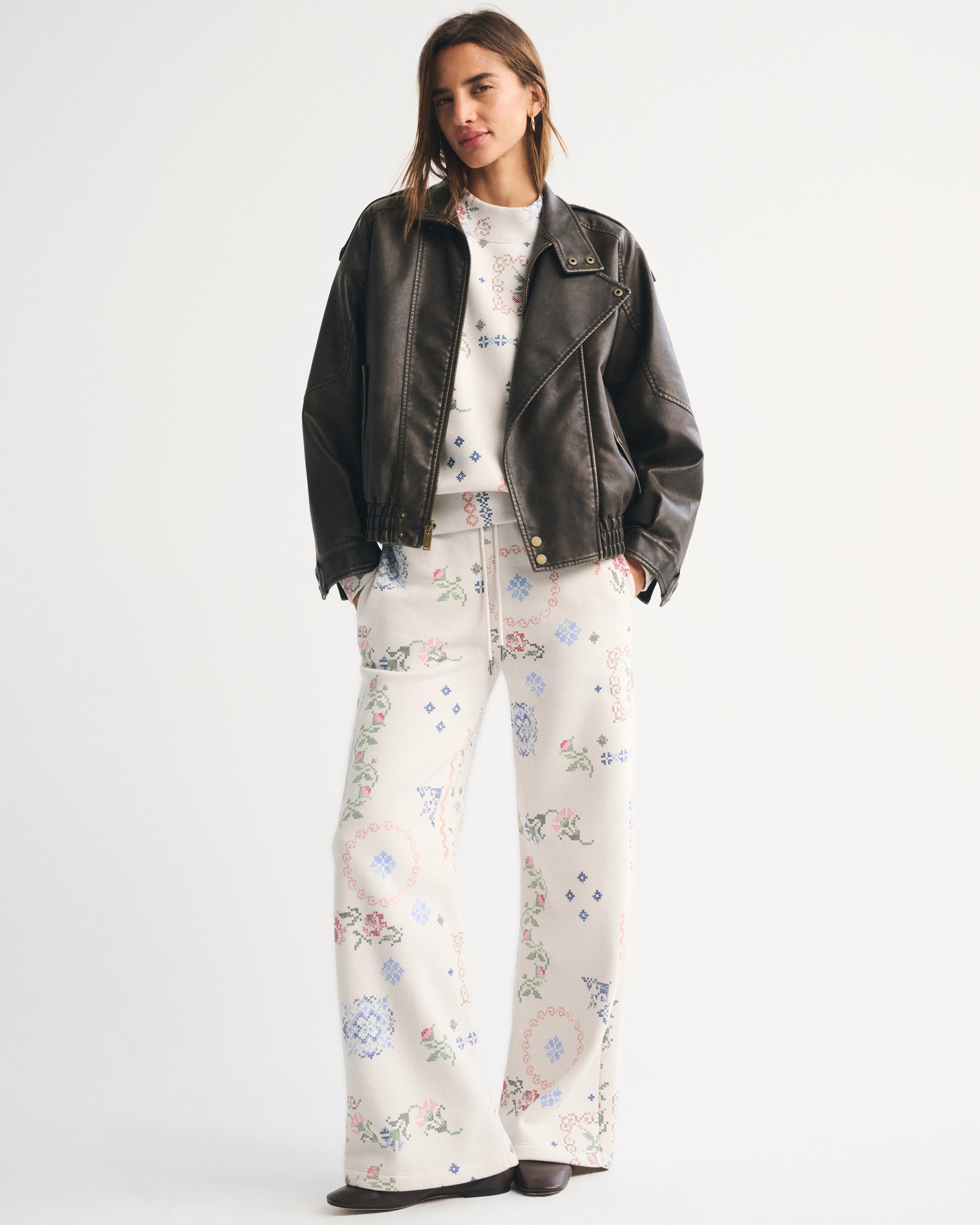 High Rise Sunday Wide Leg Sweatpant | Abercrombie & Fitch (US)