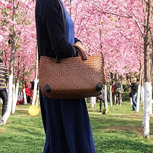 Straw Bag for Women, Summer Beach Handmade Rattan Tote Bag, Round Wooden Handle, Boho Retro Straw... | Amazon (US)