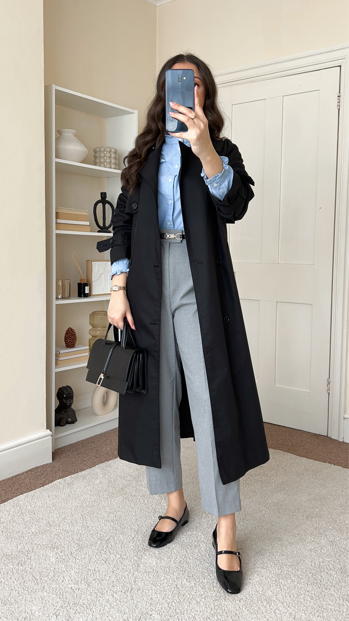Smart & chic work Spring outfit.
Blue blouse is from H&M, wearing size S. Trousers are from H&M, wearing size UK10. Trench coat is from Mango, wearing size S.

#LTKfindsunder100 

#LTKstyletip #LTKeurope