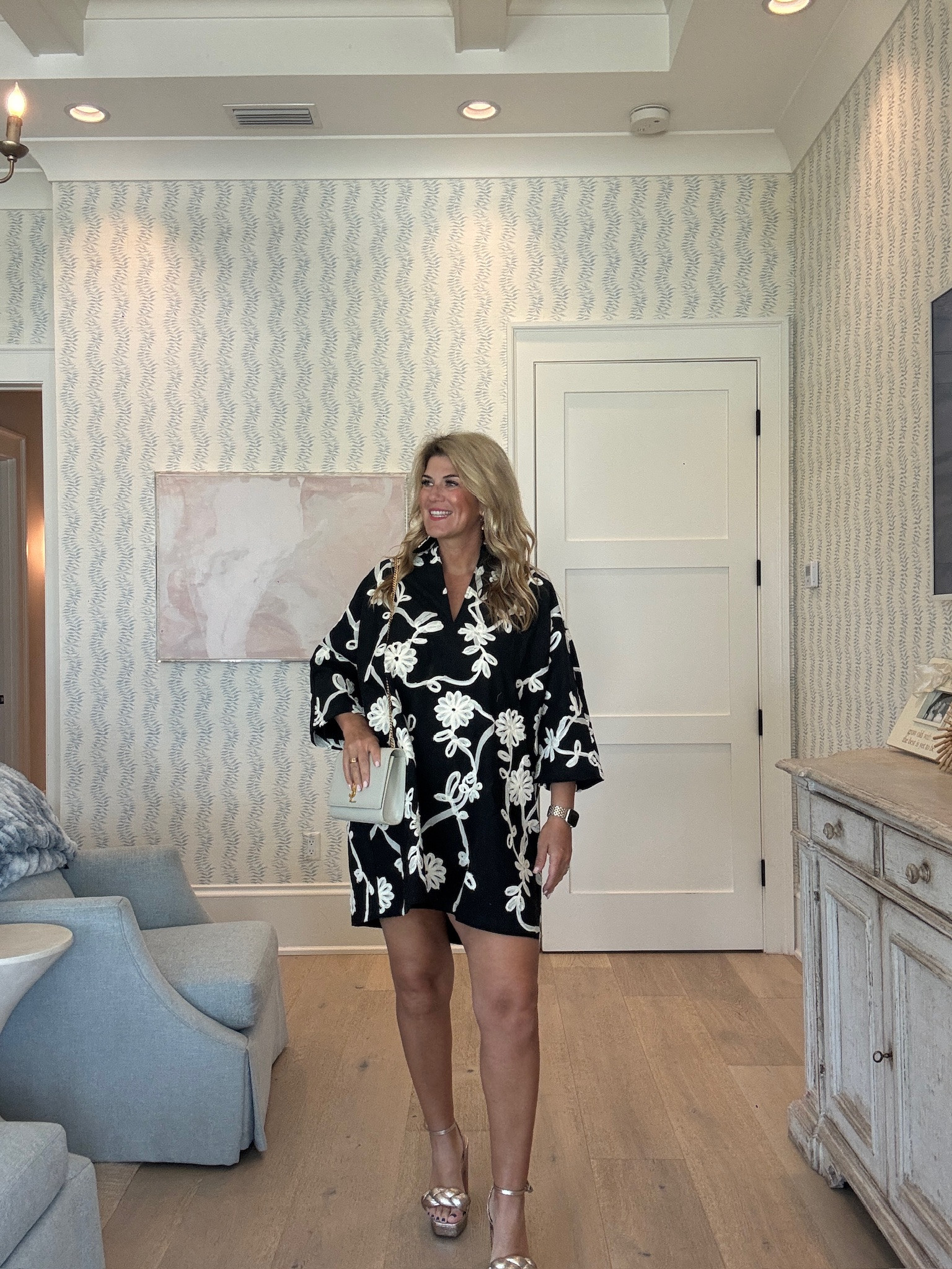 Black and white and read-y for any occasion.