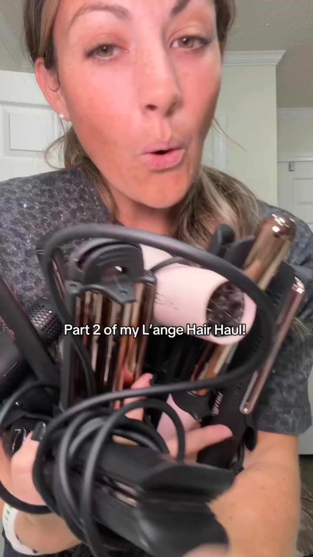 This has to be one of the most affordable flat irons and because it has the rounded edges you can either curl or straighten with it. Honestly, it’s a 10 out of 10. really knows what they are doing! #langehair #langeflatiron #flatiron #hair #tiktokshopcreatorpicks