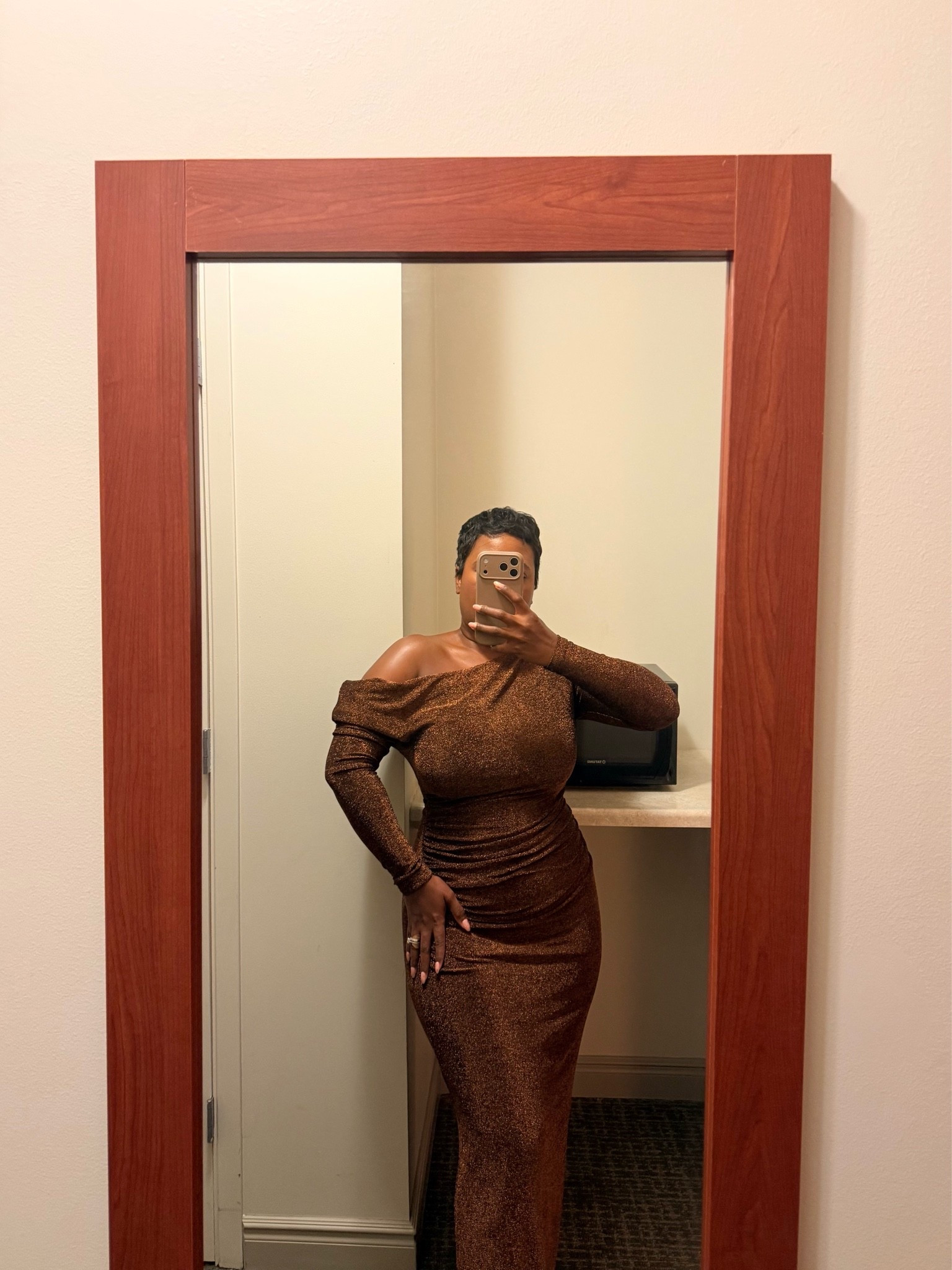 Gorgeous wedding guest dress I’m wearing a size 6 it is lined and has a stretch very comfortable to wear!

Get 50% your subscription @renttherunway with code RTRXCCALLOWAY  #rtrpartner

#LTKSeasonal #LTKOver40