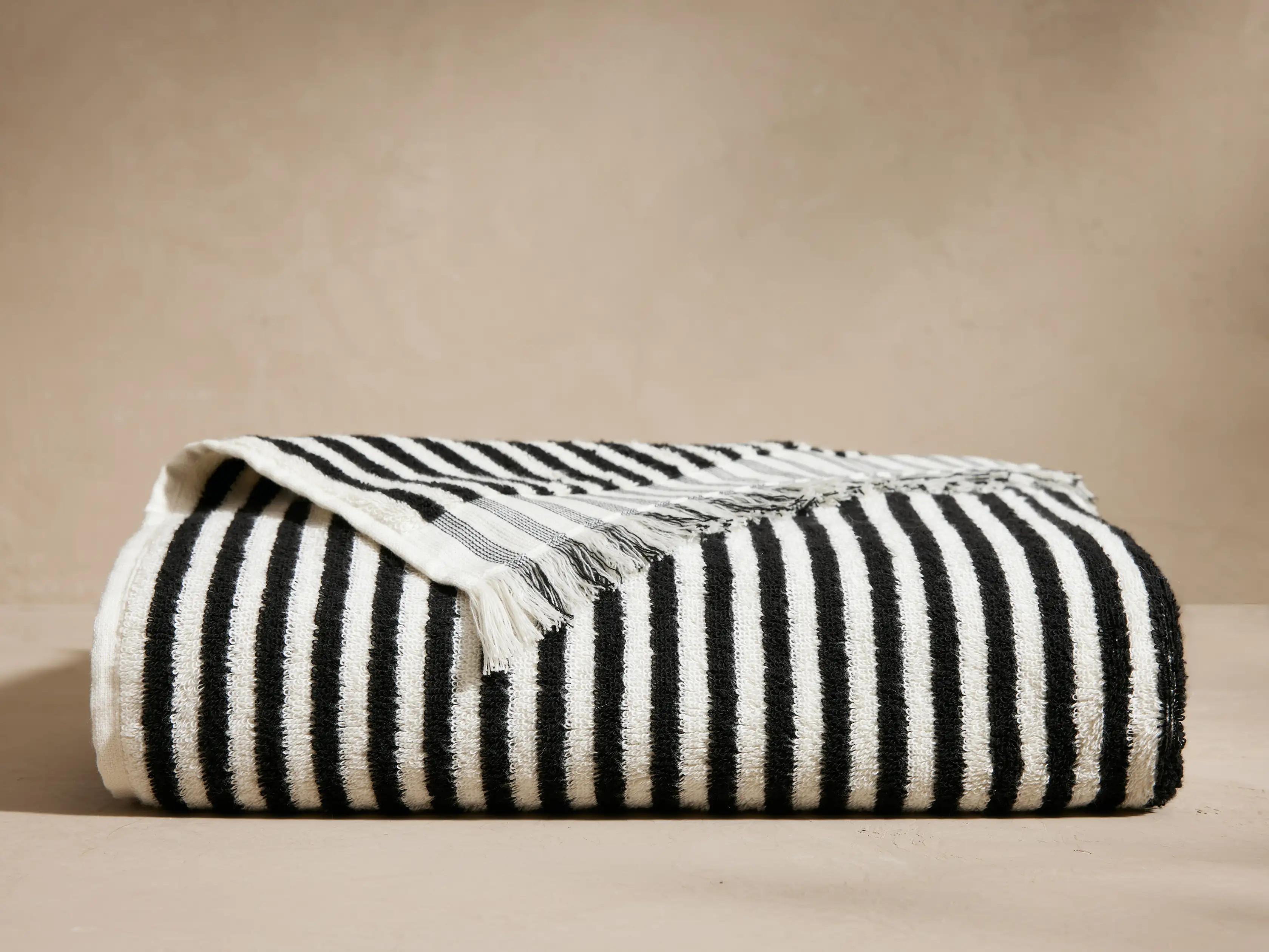 Rivi Beach Towel | Arhaus