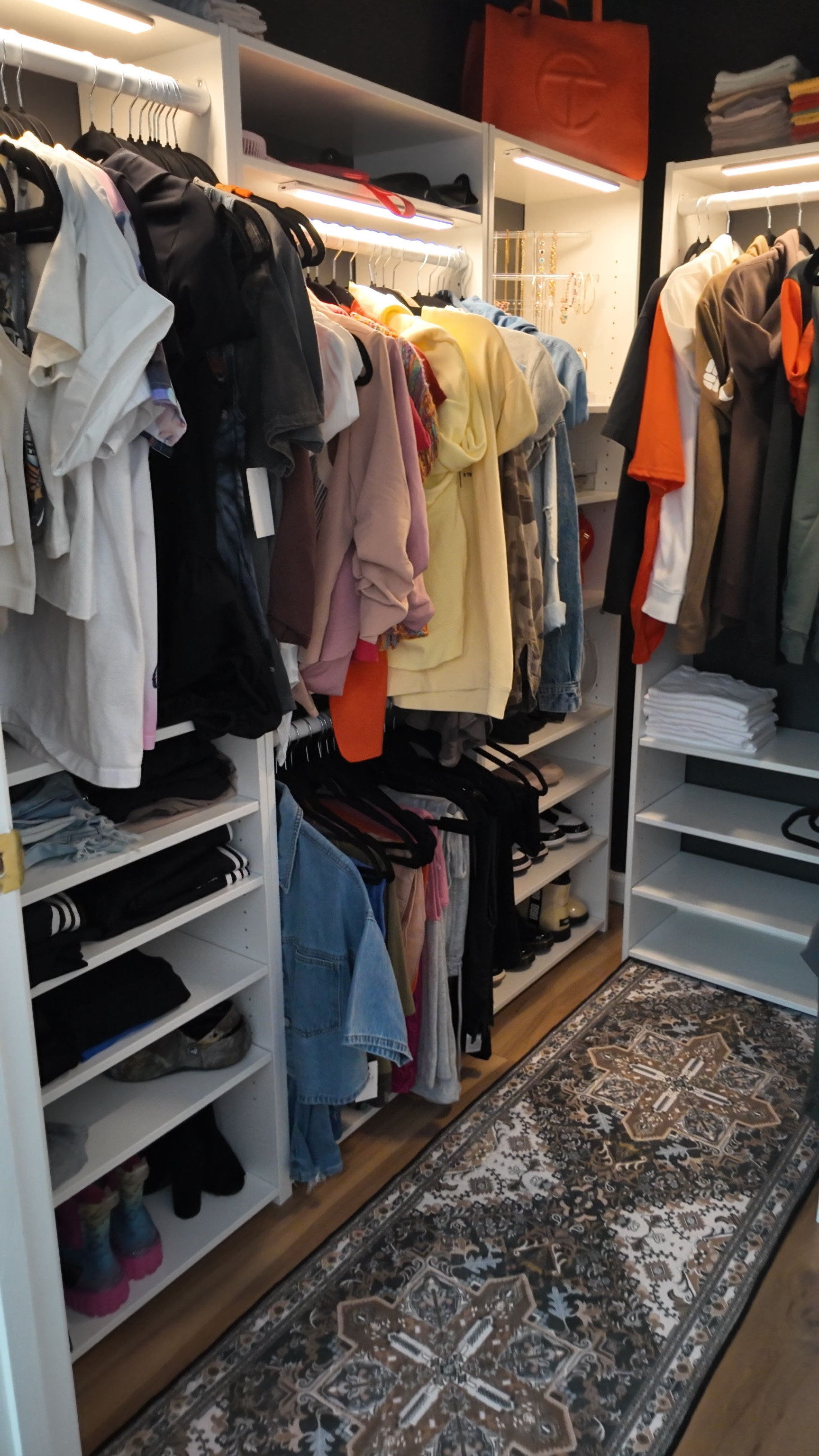 Target Bookshelf Closet Makeover! 

Closet Clean Up



#LTKHome