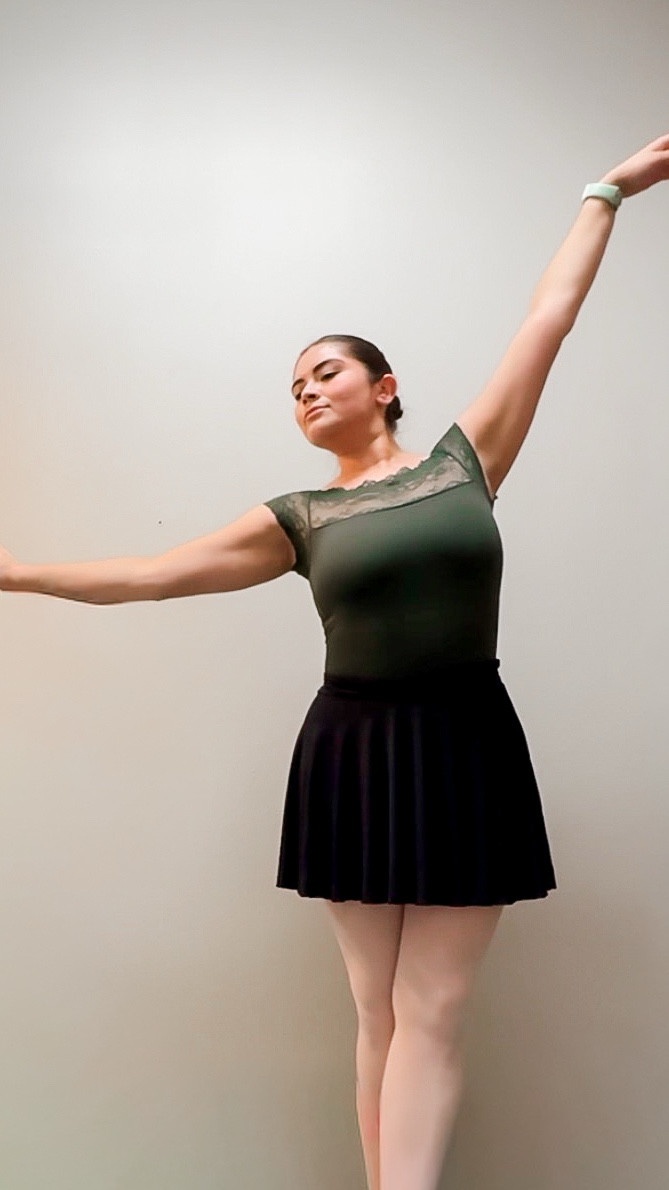 Packing my ballet bag feels like a love letter to my younger self — the one who always dreamed of moments like this. Even more special getting to learn from a talented Latina instructor who reminds me we belong in every space, including ballet. 🩰💫
.
.
.
#AdultBallet #LatinaInDance #RepresentationMatters #LatinaInstructor #LatinaDancer #BalletJourney #LatinaPower #LatinxInMotion #DanceLife #MakingSpaceInBallet #PassionInMotion

#LTKMidsize #LTKTall #LTKActive