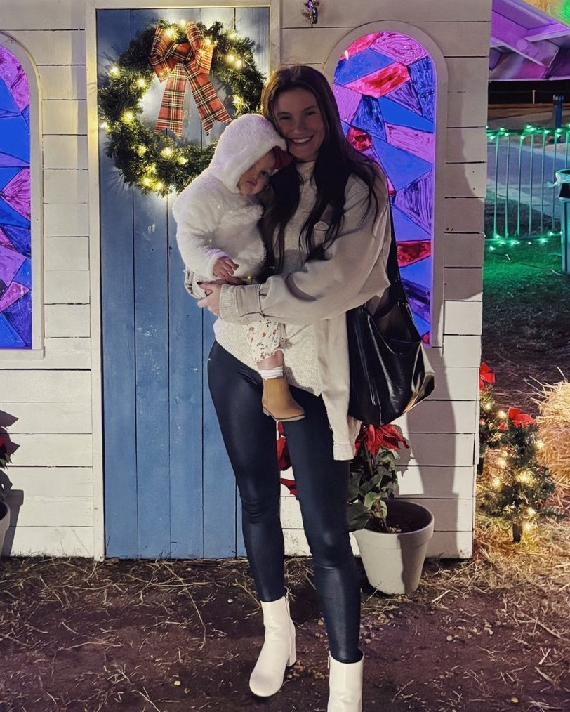 The fit that kept me cozy while checking out Christmas lights on the boardwalk 🩵 

Holiday outfit, leather leggings, gogo boots outfit, Christmas leggings, mom outfit, warm leggings, cozy outfit, black outfit

#LTKHoliday #LTKFindsUnder100 #LTKSeasonal