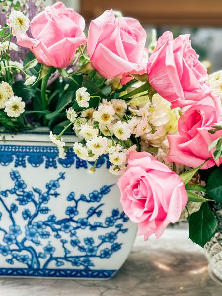 The best Mother’s Day gift I ever bought myself 😆 This frog vase makes making beautiful flower arrangements so easy! 💕

#grandmollenialdecor #grandmollenial #chinoiseriechic



#LTKGiftGuide #LTKhome #LTKSeasonal