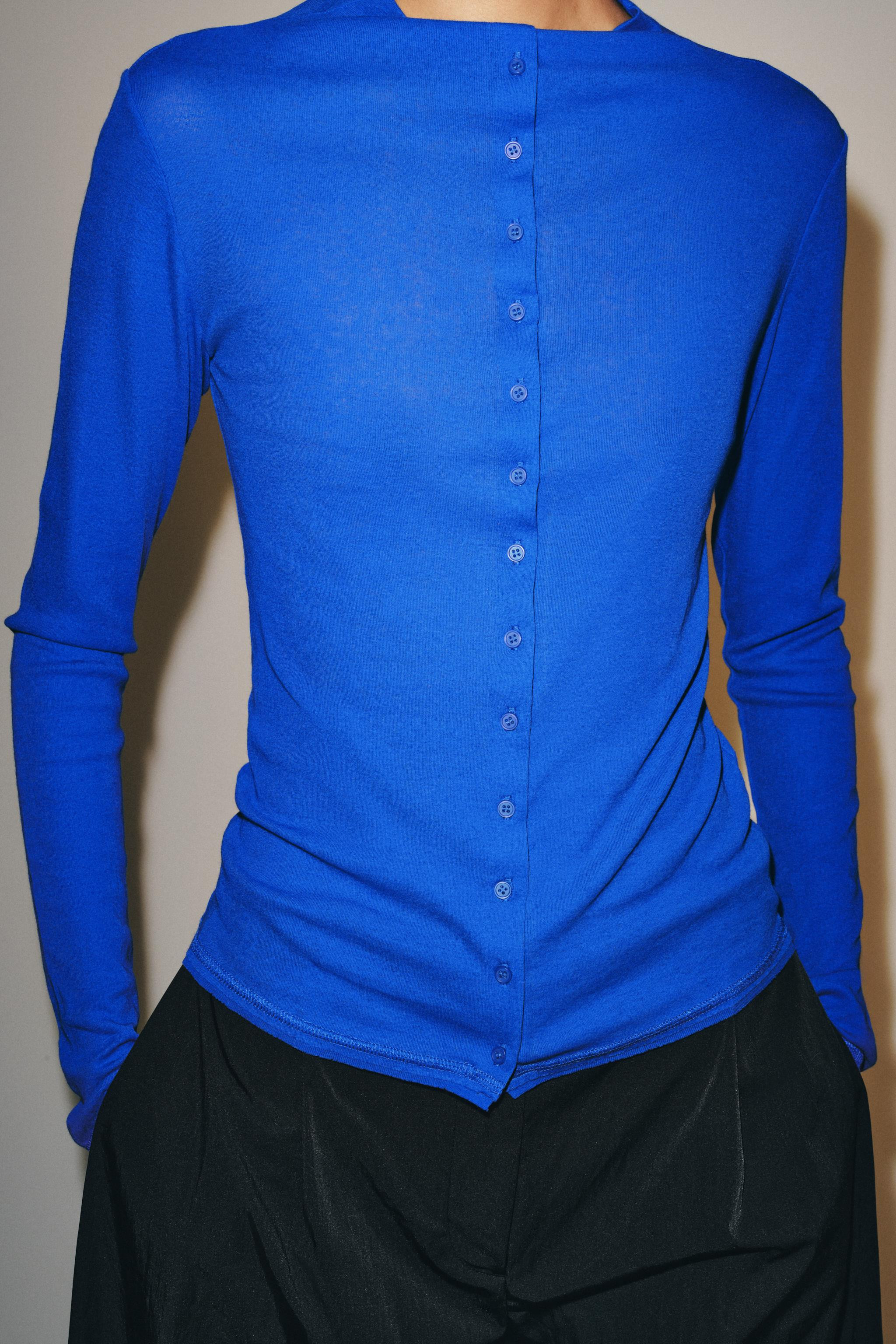 BUTTONED HIGH NECK TOP | Zara US