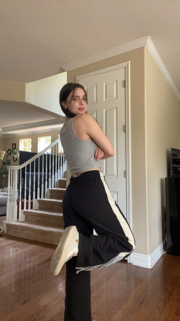 Casual outfit inspo!🫶

Sizing:
- pants are true to size (loose/comfy fit)
- top is true to size
- shoes are true to size

Casual outfits / outfits with sweatpants / sweatpants outfit /college fashion / college outfits / college class outfits / college fits / college girl / college style / Neutral fashion / neutral outfit /  Clean girl aesthetic / clean girl outfit / Pinterest aesthetic / Pinterest outfit / that girl outfit / that girl aesthetic / vanilla girl


#LTKStyleTip #LTKFindsUnder50 #LTKFindsUnder100