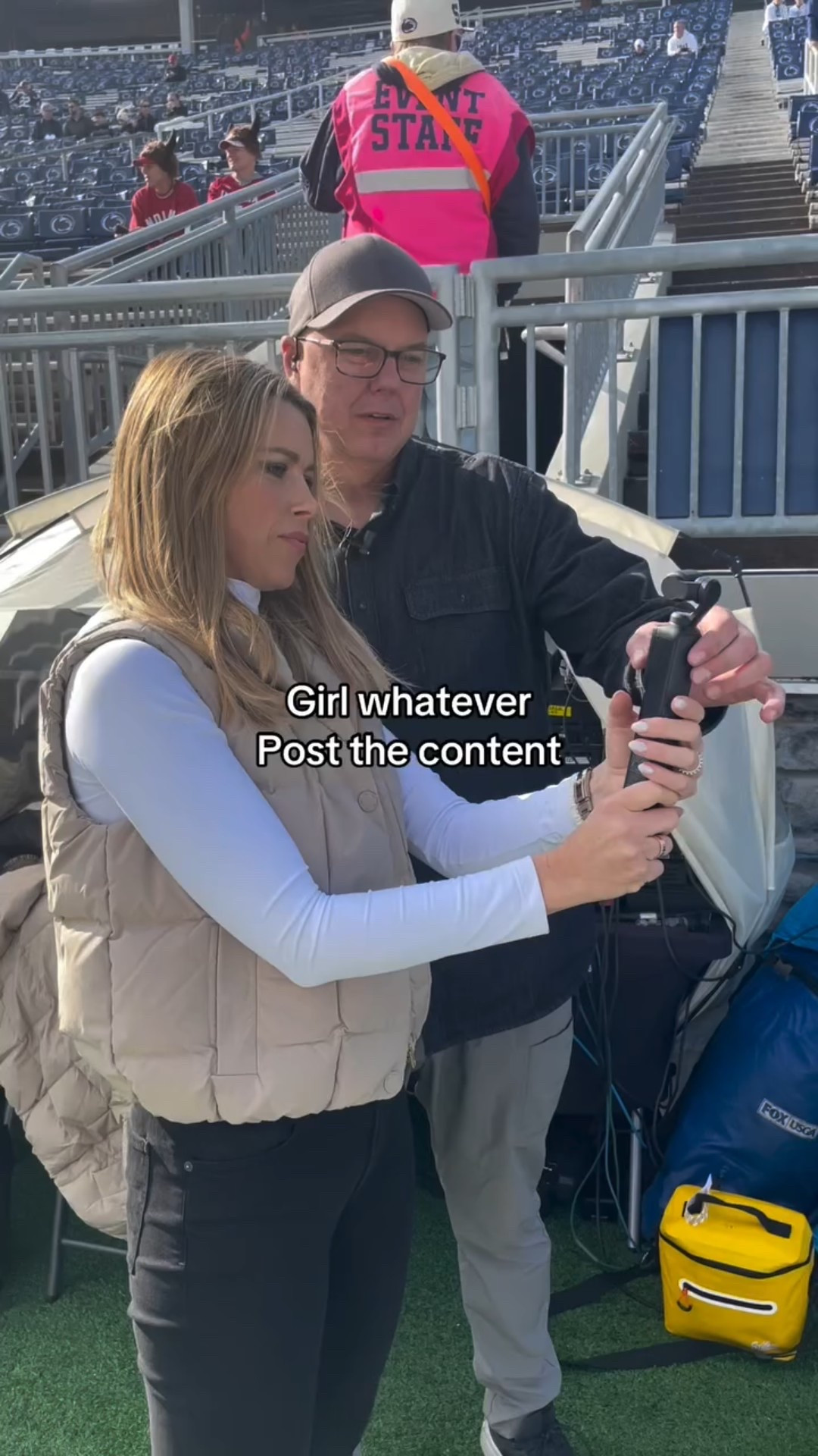 Always having too much fun 🤣

Shout-out @tresgetchell for always getting the best behind the scenes shots!!