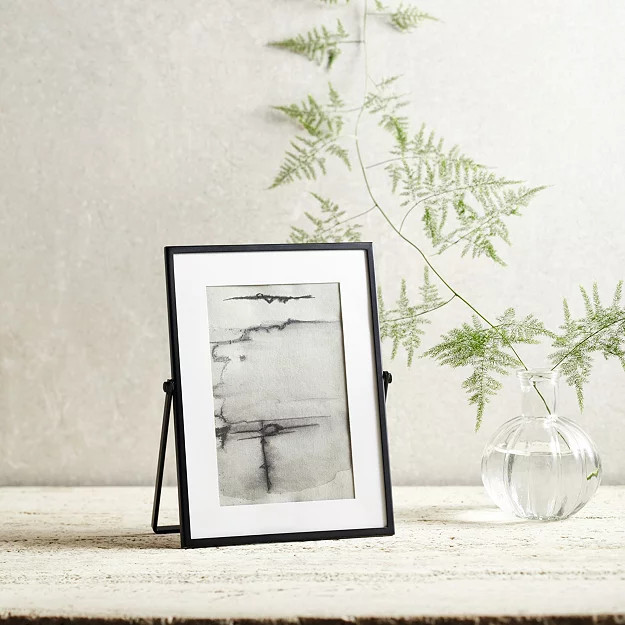 Fine Black Easel Frame 4x6” | The White Company UK & ROW