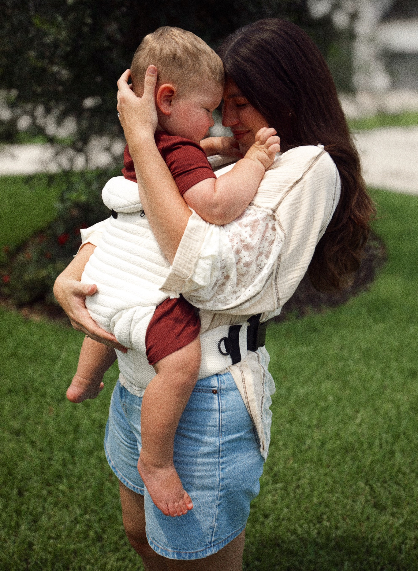 We couldn’t love our baby carrier more! It is so comfortable and holds up to 45 pounds so it’s BIG BABY friendly! It also comes in so many beautiful colors - linked them all below

Baby carrier, bumpsuit, mom style, mom fashion, travel essentials, baby travel gear, toddler

#LTKBaby #LTKKids #LTKTravel