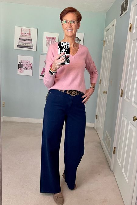 Most worn items from October - my dark wash wide leg jeans. Wearing a 30 Tall.

Dark wash jeans, wide leg jeans, fall outfit, fall style

#LTKstyletip