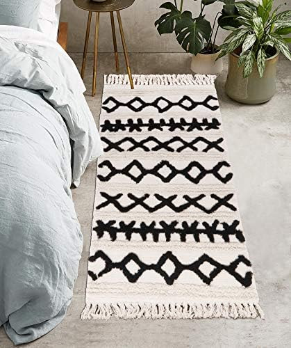 Uphome Tufted Cotton Runner Rug 2' x 4.3' Modern Geometric Boho Area Rugs with Chic Tassel Fringe... | Amazon (US)