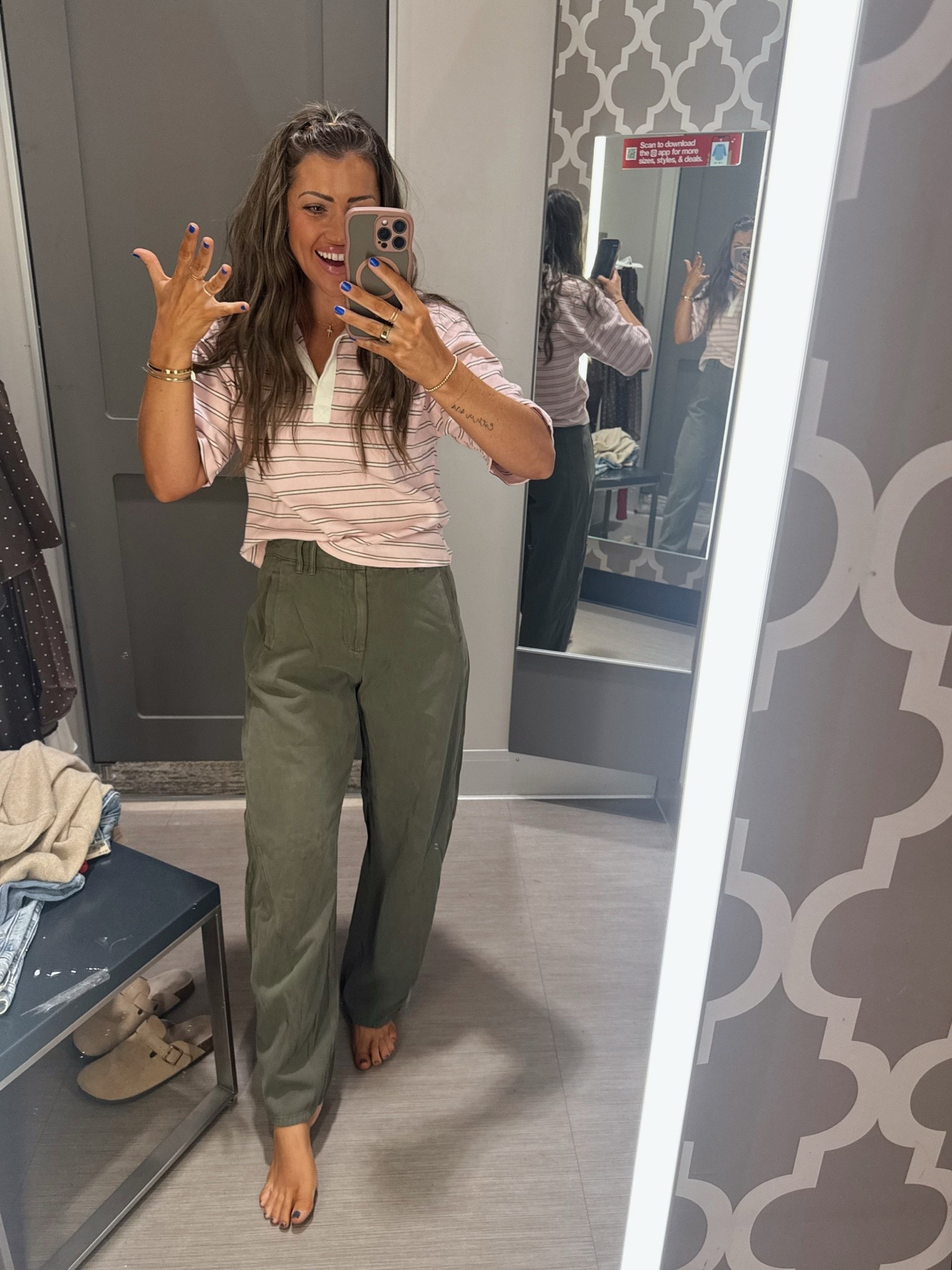 I can’t get over these pants!!!! 40% off!!! Soooooo comfy and soft, omg! This whole fit reminds me of American Eagle🤭
