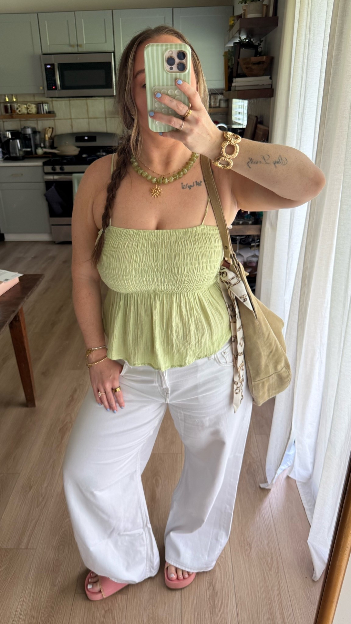 wearing a M top and 33 jeans!

#LTKootd #LTKMidsize #LTKSaleAlert