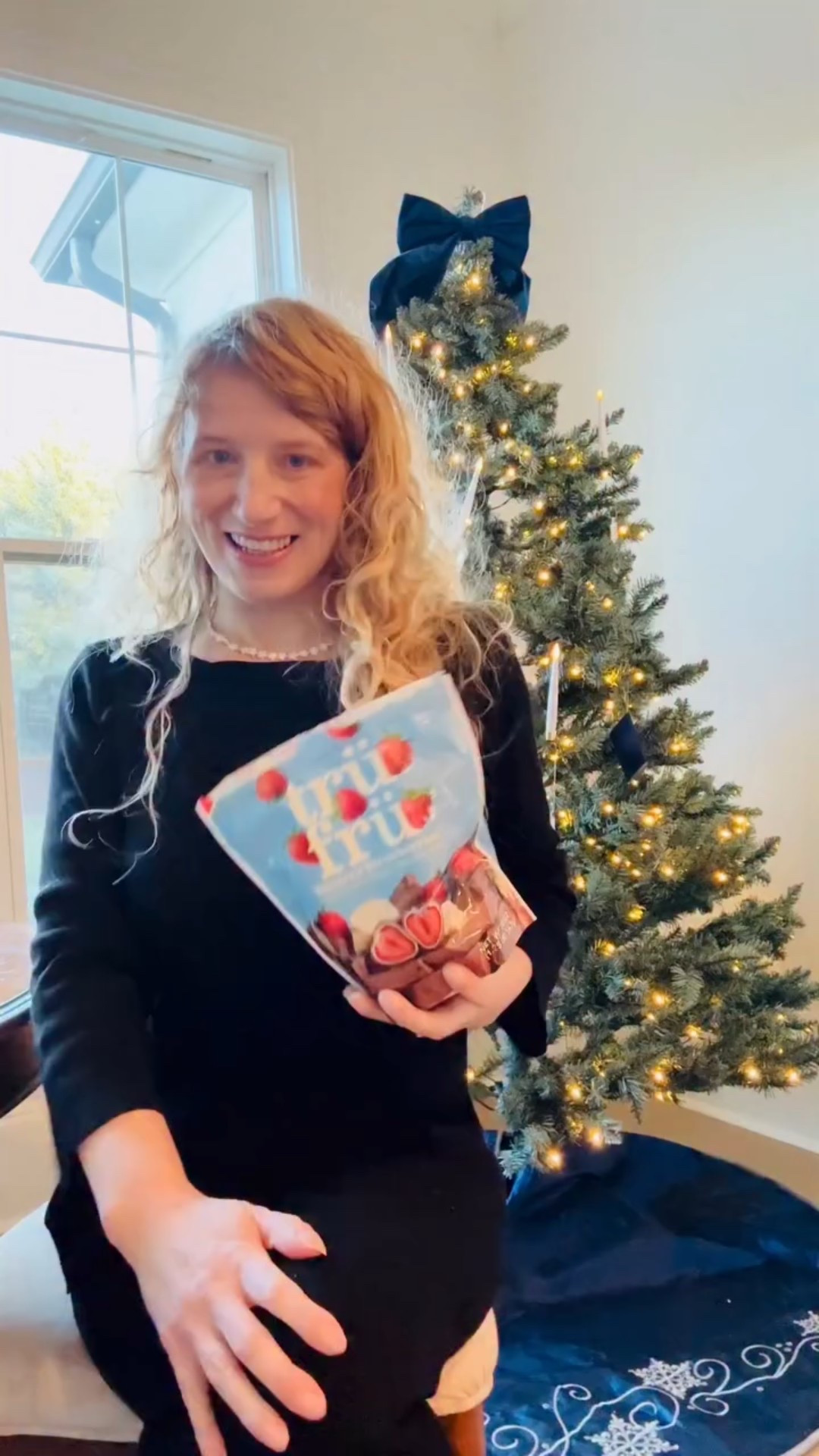 Going be best year 2026!!!! I love to snack on @trufru truly the best .. who does want chocolate covered strawberries to start the year!!! Am I sick right now yes but I am alive …. Also love this set will link similar !!
.
.
Proverbs 3:5-6 - Trust in the Lord with all your heart, and do not lean on your own understanding. In all your ways acknowledge him, and he will make straight your paths.
,
.
Follow me on @ltk.hq and @shopmy bellevueblue 
.

Chocolate covered strawberries.. style .. skincare disabled .. positive.. beauty … snack .. new year .. god … lounge set .. jewelry .. makeup .. self love .. home decor 
.
.
#foodtok #snacktok #healthydessert #trufru #stylefashion