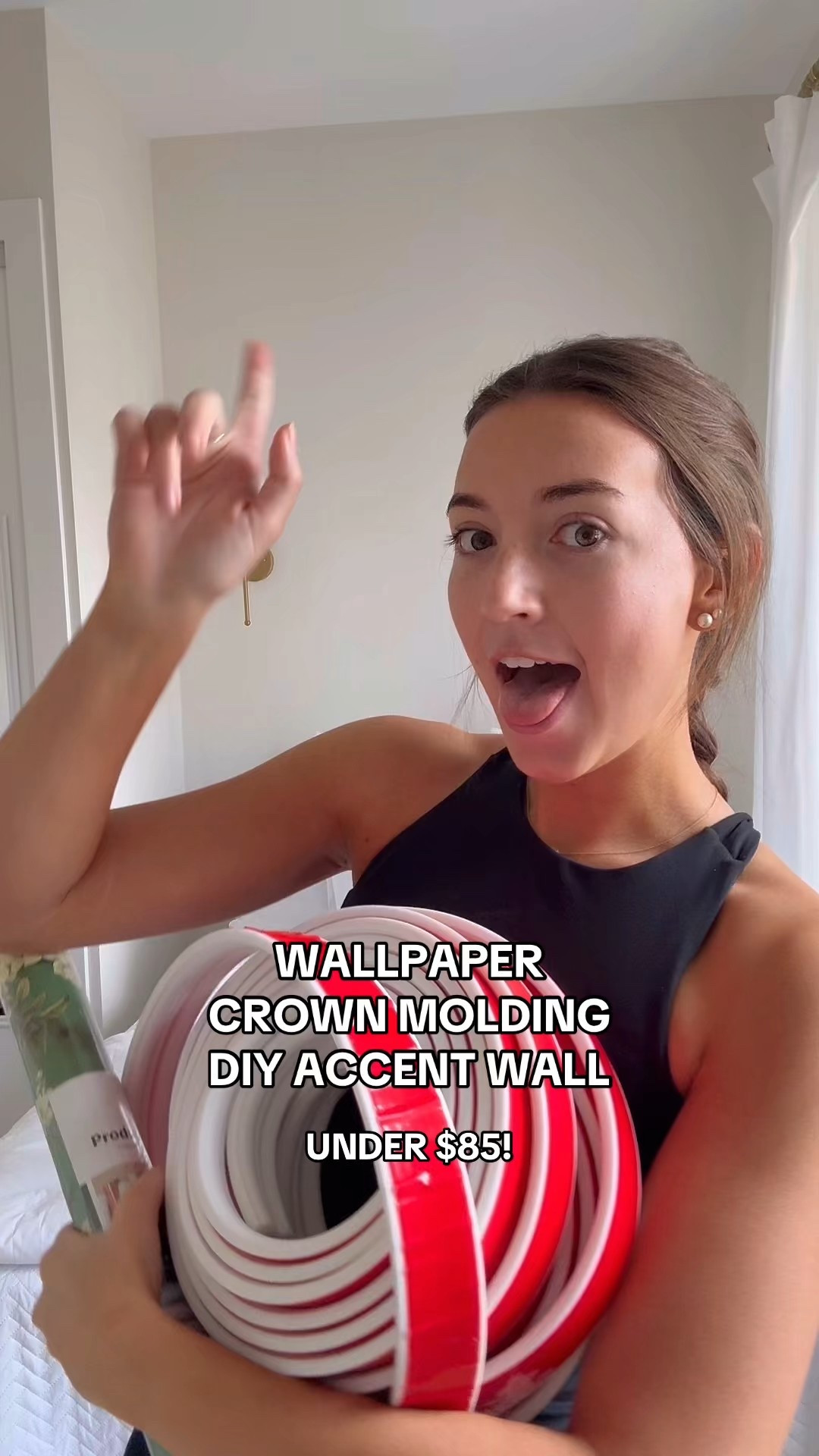 DIY Wallpaper Crown Molding Accent Wall #diyaccentwall #diy #amazonwallpaper #interiordecorating 