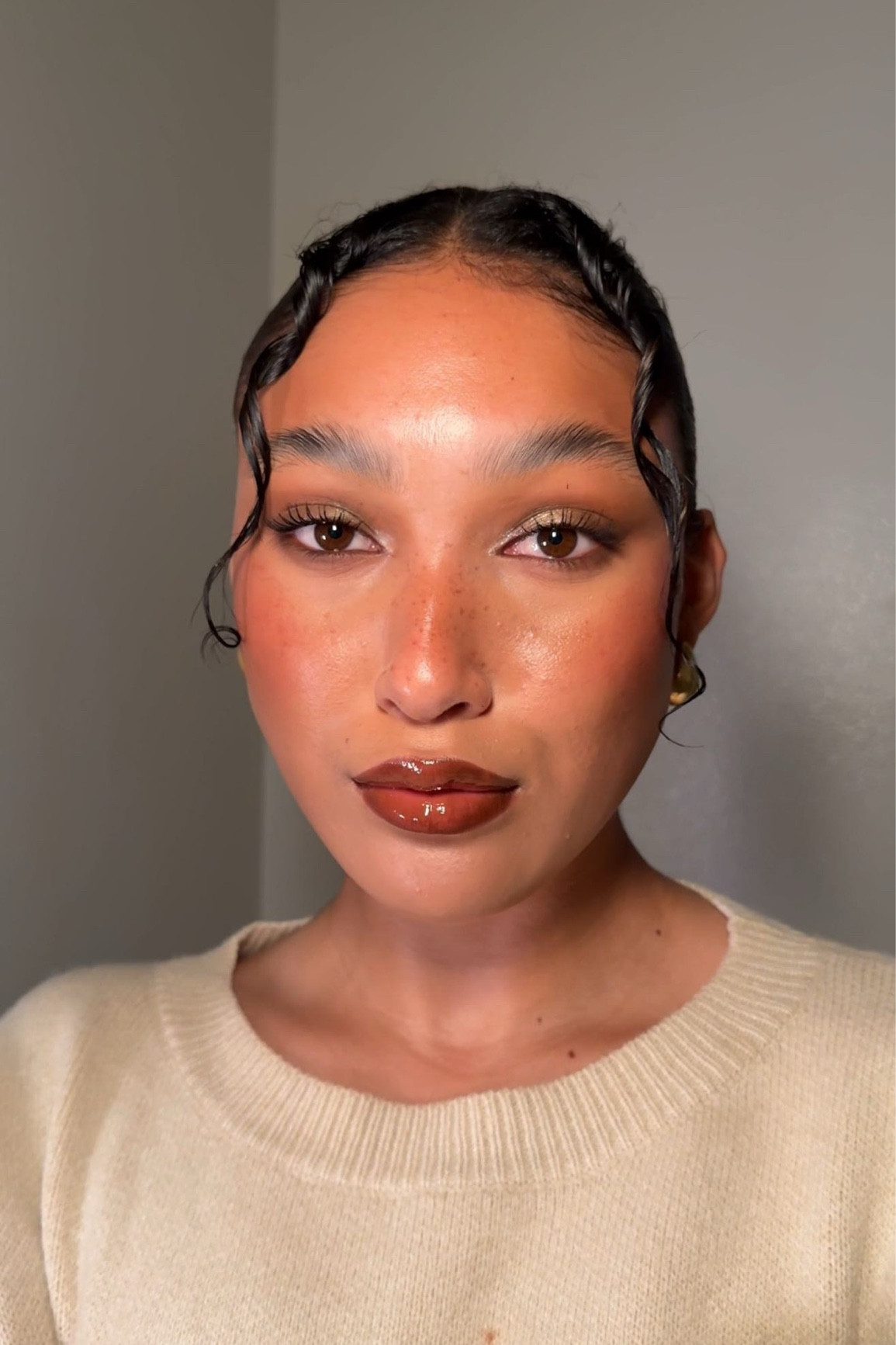 Day 1/30 holiday makeup looks☕️🍫💫 Hot Cocoa Inspired Makeup!!!!
Sooo excited for this holiday series and lmk which holiday look you want to see next!!