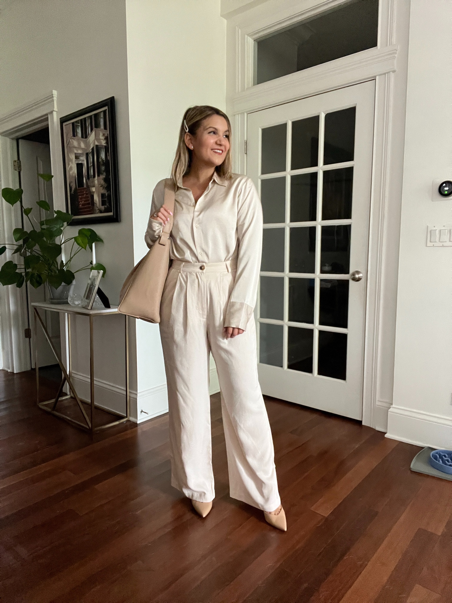 Elizabeth James inspired outfit, the parent trap

Top - small (too long in arms for petites, otherwise very pretty!)
Pants - petite 6 (regular 2 fit me but petite 2 was WAY too small so I sized up to be safe!)

#LTKstyletip