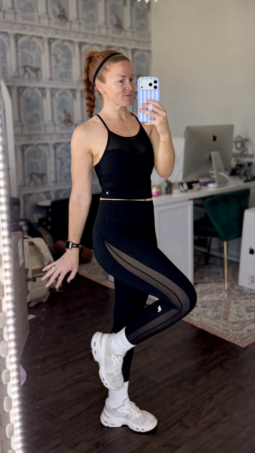 The CUTEST set from @Fabletics perfect for a yoga class or strength workout. I’m in 🖤 #fabletics #partner #workout #fitness #workoutset #activewear

#LTKActive #LTKfitnessgoals #LTKootd