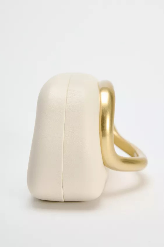 GOLD CLOSURE BOX CLUTCH | Zara US