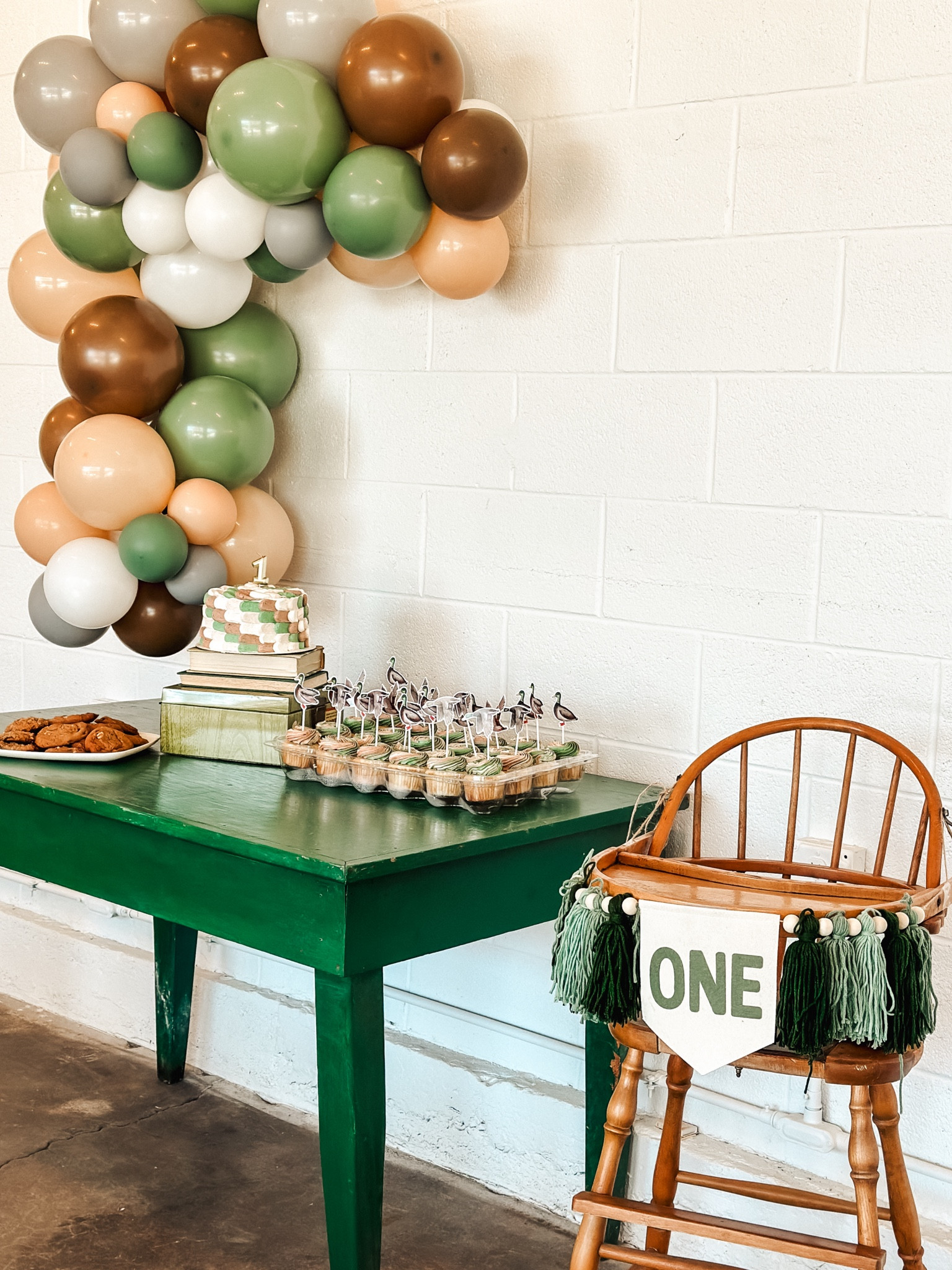 our simple duck themed birthday party was perfect for our boy!! 