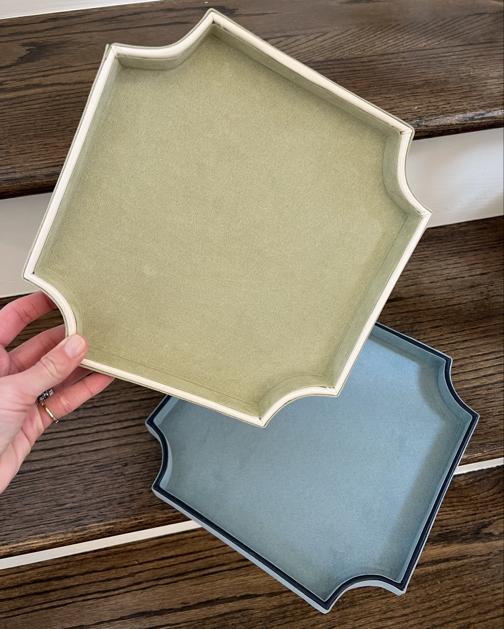 Fun Finds for Home 🤎

These faux suede trays make great accent pieces!! 

#funfinds #homedecor #styled

#LTKHome #LTKFindsUnder50