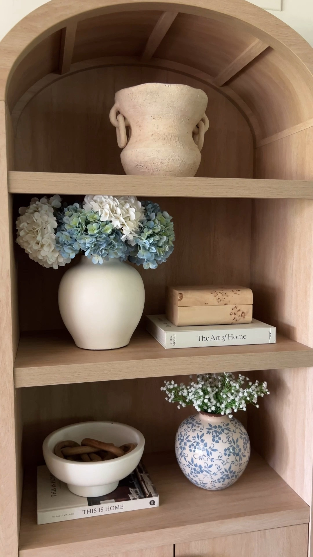 Styling my arched cabinet for summer 🤍🩵
