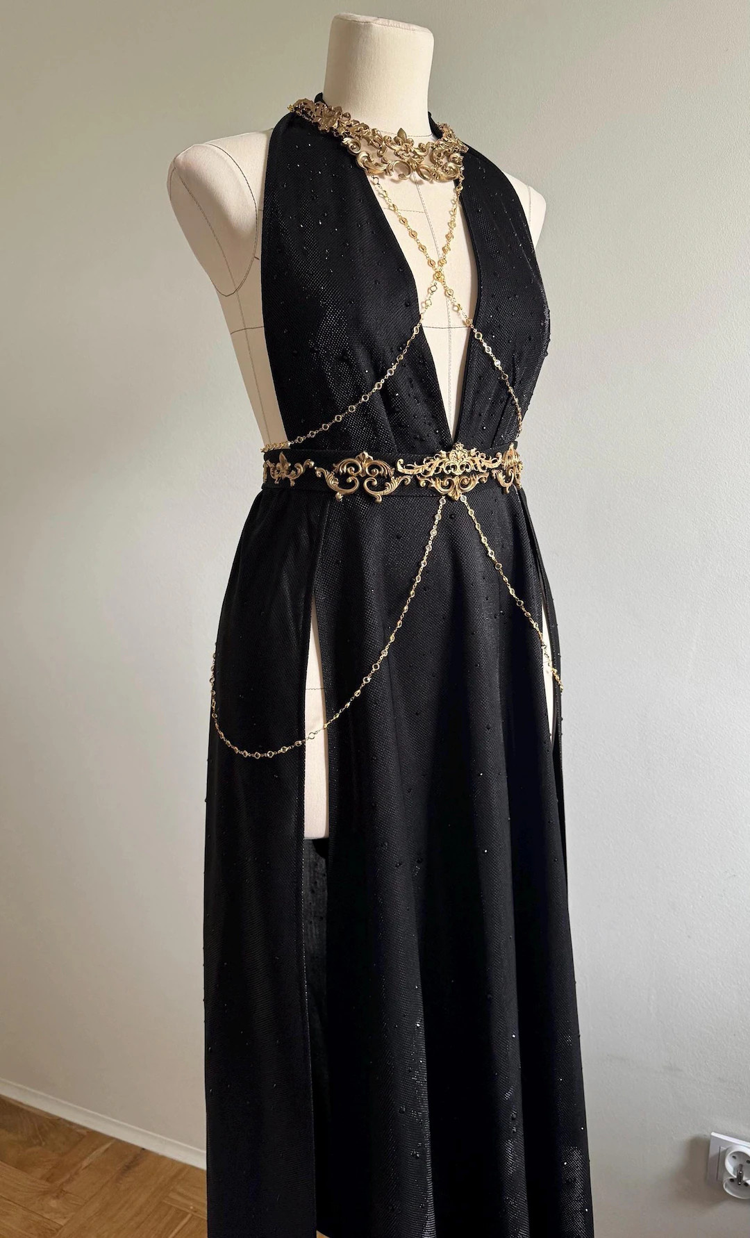 Feyre's Dress Sparkling Black Dress: Open Back, Gold Jewelry Detail - Etsy | Etsy (US)