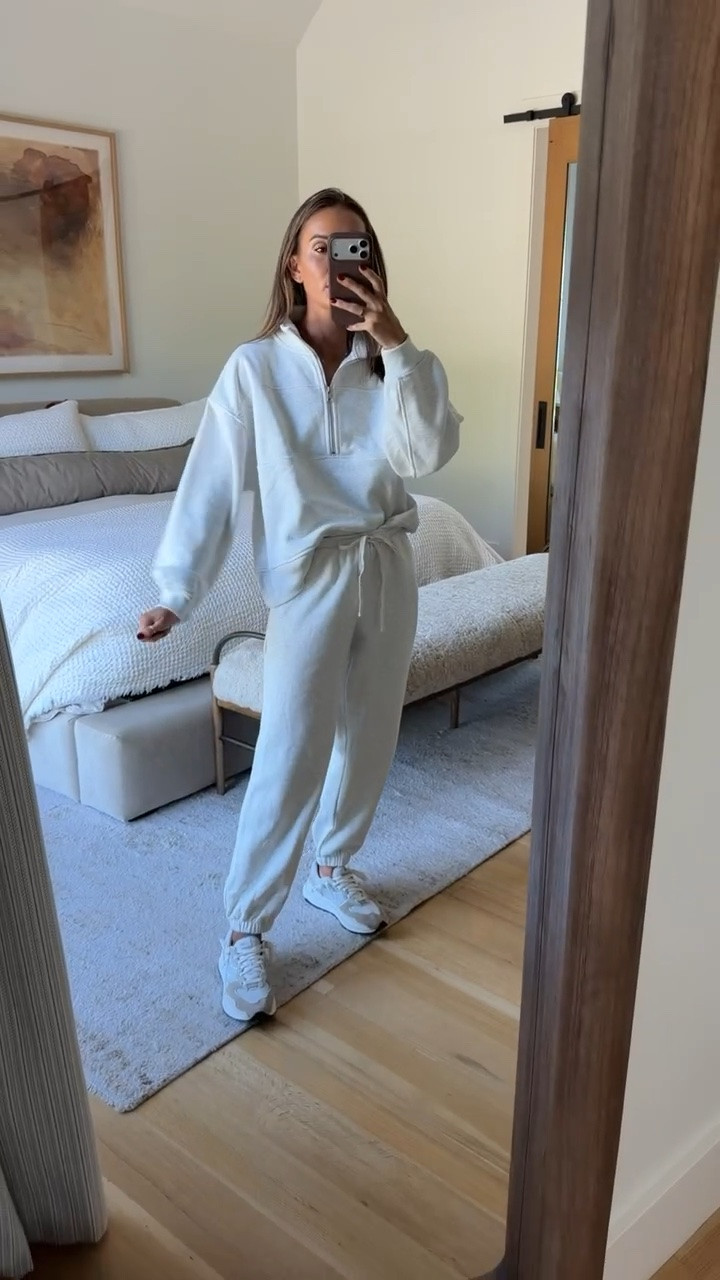 Trust me, this will be the matching set you reach for again and again! 💯 crazy soft and runs tts