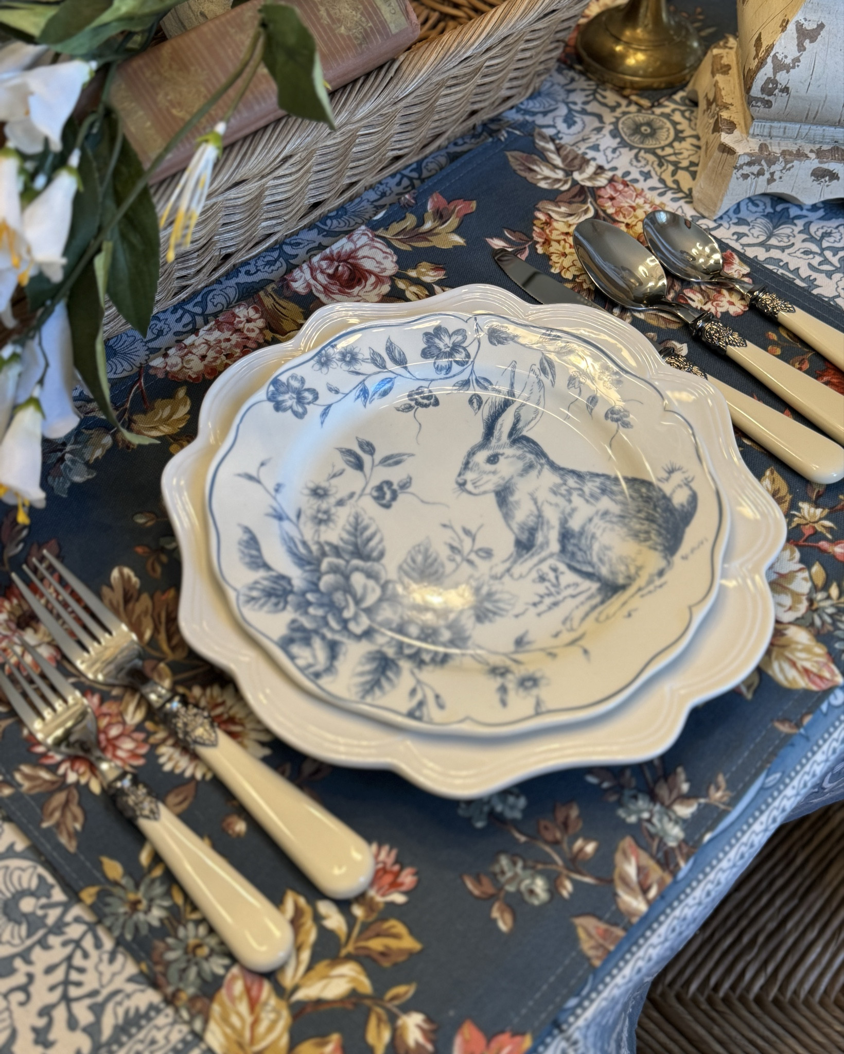 Cream Vintage Style Flatware 

#LTKHome #LTKdayinmylife #LTKSeasonal