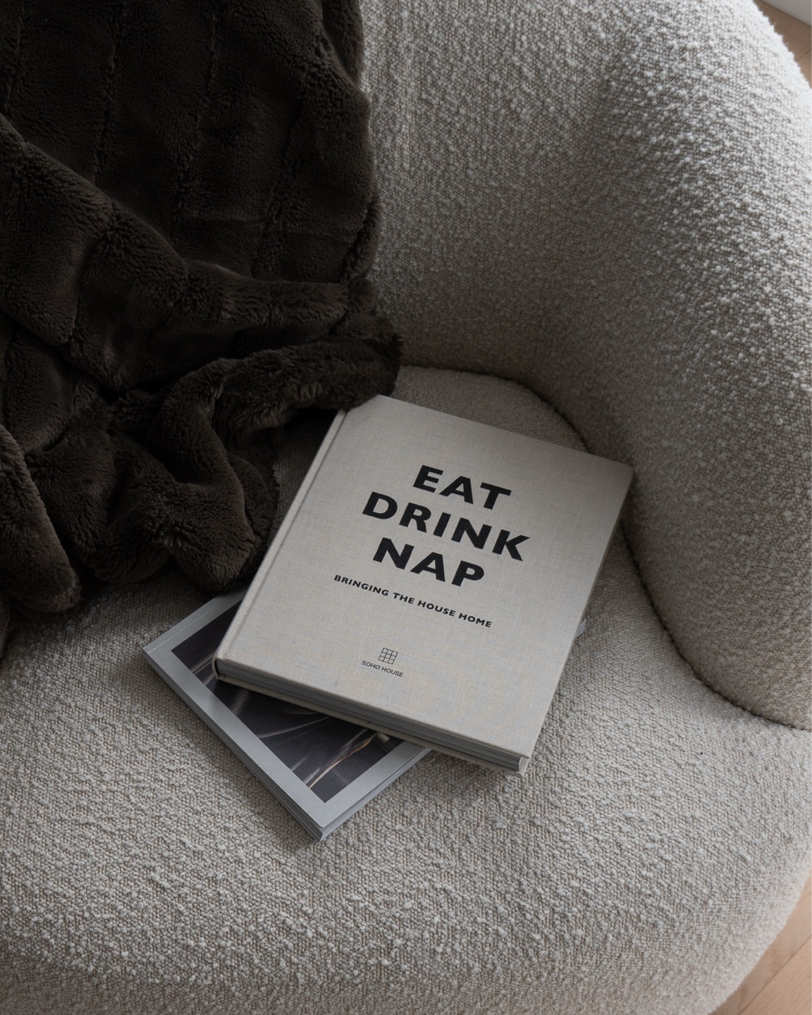 Apartment details.

Apartment decor, home decor, minimalist apartment, minimalist home, apartment finds, home finds.

#LTKHome