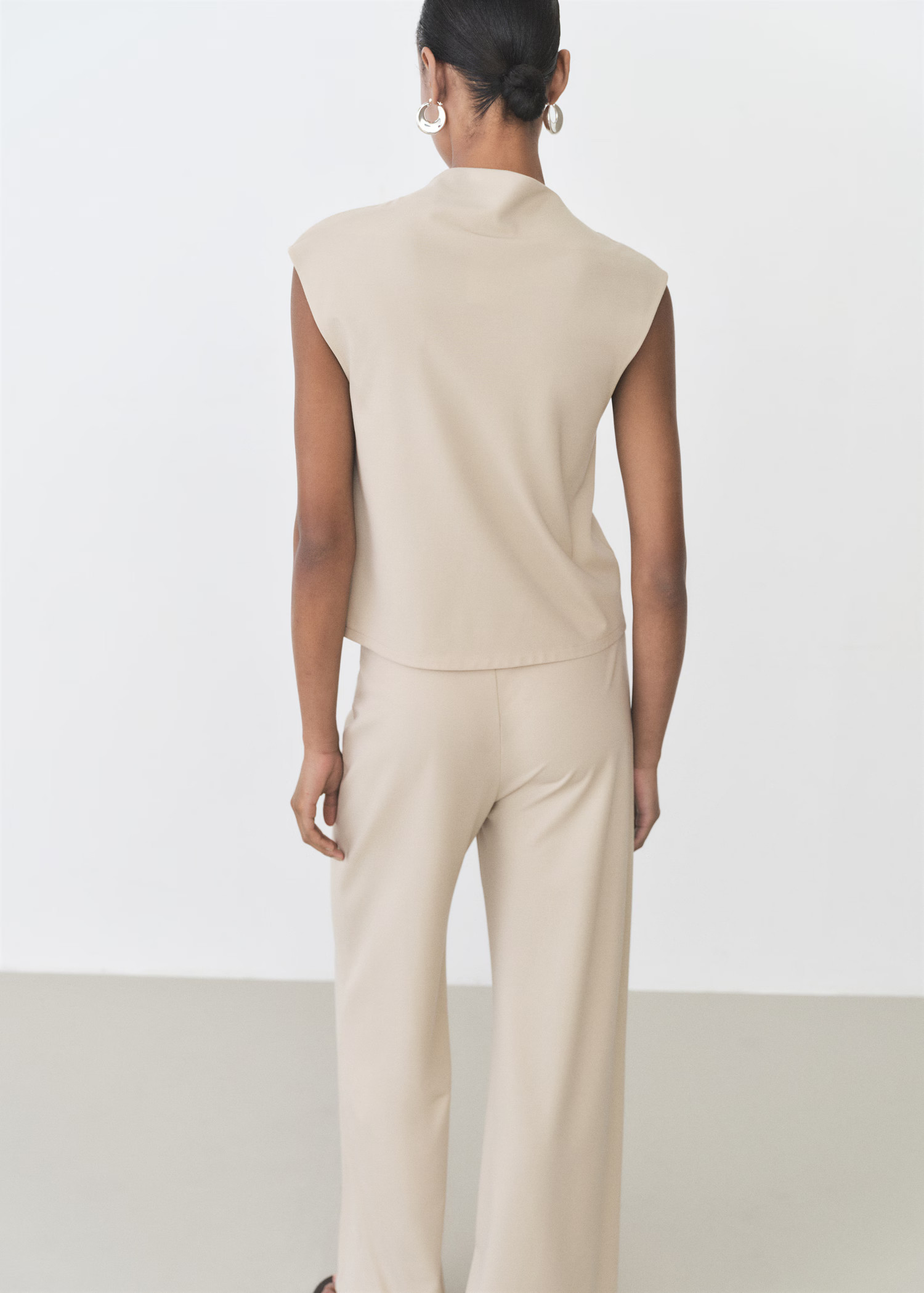 T-shirt with gathered asymmetrical neck - Women | MANGO United Kingdom | MANGO (UK)