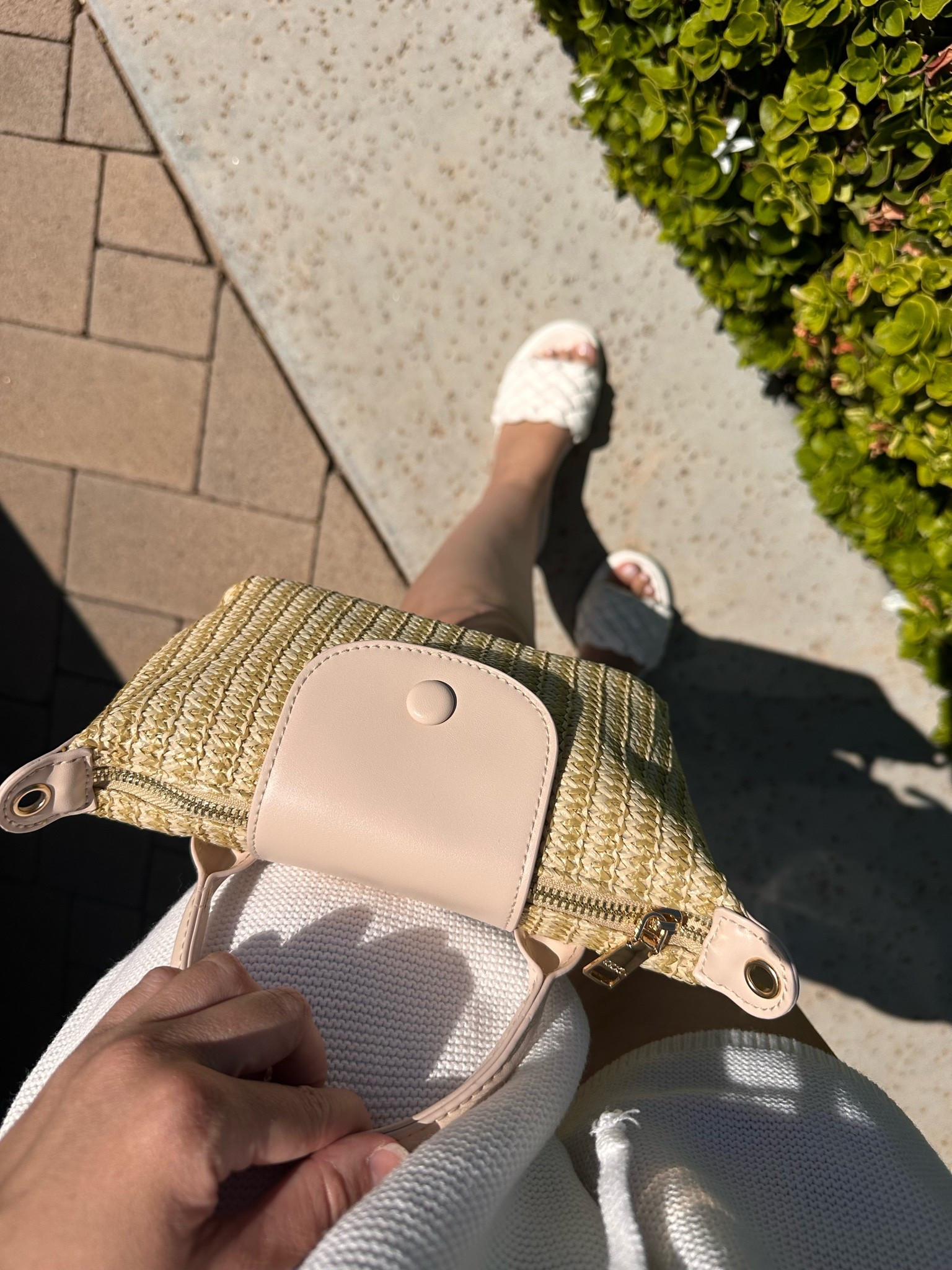 Raffia Mini Summer Bag ✨☀️🤍

Summer outfit

#LTKootd #LTKgrwm #LTKSaleAlert