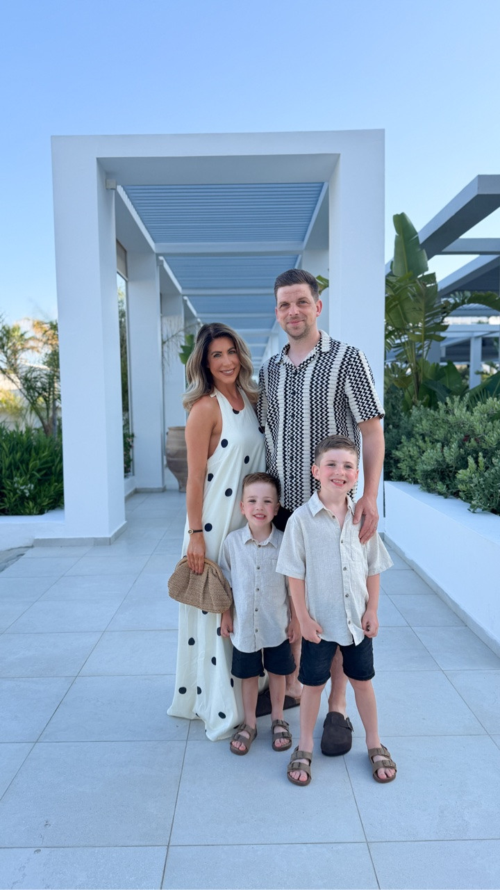 Night #3

Still managing to colour co-ordinate.. bellies are looking a little fuller, I’m still making my way through the cocktail menu, still getting bit every night andddd my tan is coming on 👏🏻 

If you’d like the links to our outfits please comment LINKS (my dress may still be sold out if it is I’ll find some similar for you) 

*contains pr items 
@secretsales (use code KIRSTY10) #secretsales #boohoo #ootn