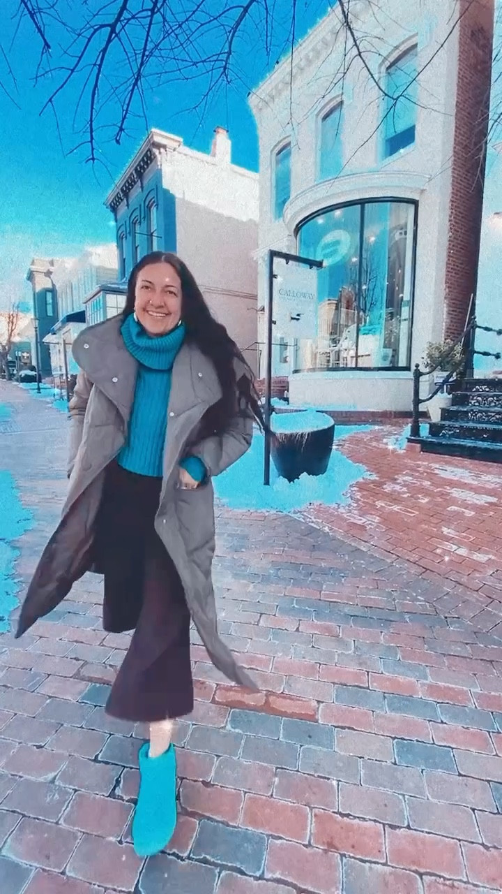 Happy Aquarius season! ♒️
Aquarius corresponds to the color turquoise so this outfit is an ode to that! It’s also Sunday so I wanted to keep it cozy with these knits, Uggs and my cozy coat! Who says loungewear has to be boring? Definitely not me! 🩵🤎

#LTKstyletip #LTKSeasonal #LTKMostLoved